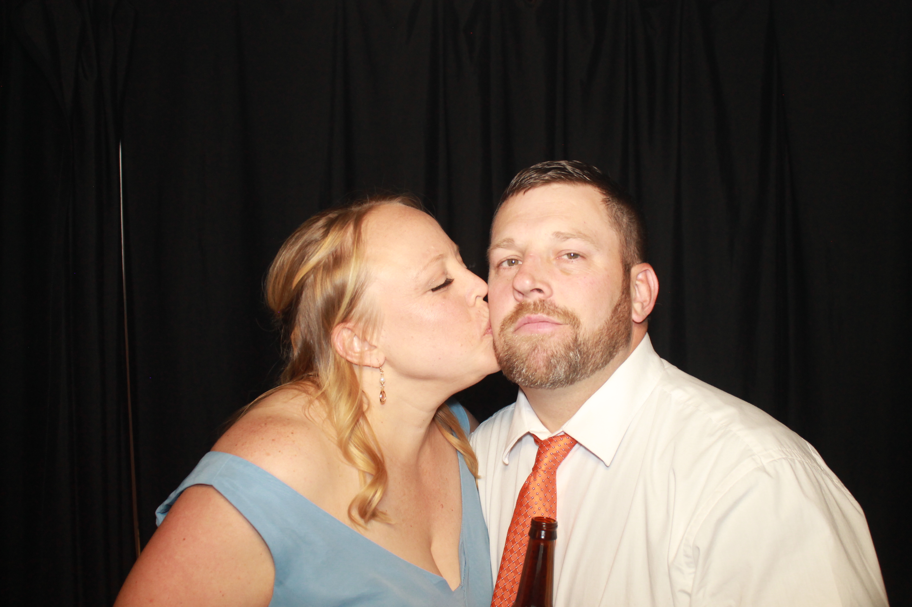 Laura & Ryan | View more photos from the event at gallery.photoboothcincy.com/u/PhotoBoothCincy/Laura-Ryan