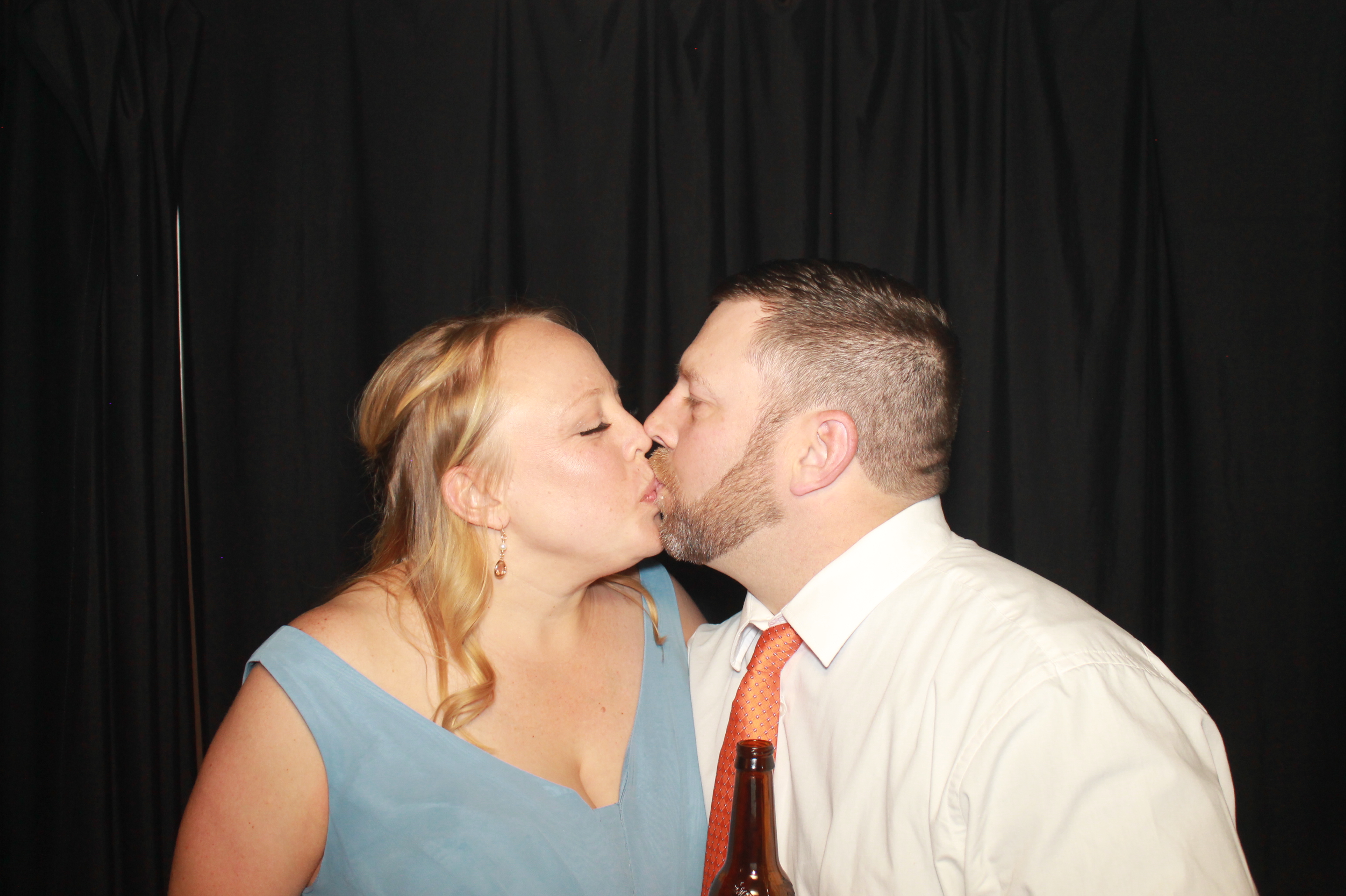 Laura & Ryan | View more photos from the event at gallery.photoboothcincy.com/u/PhotoBoothCincy/Laura-Ryan