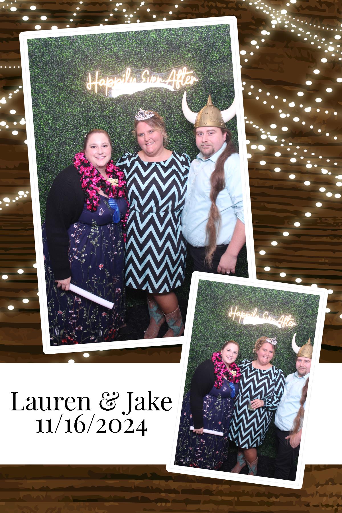 Lauren & Jake | View more photos from the event at gallery.photoboothcincy.com/u/PhotoBoothCincy/Lauren-Jake