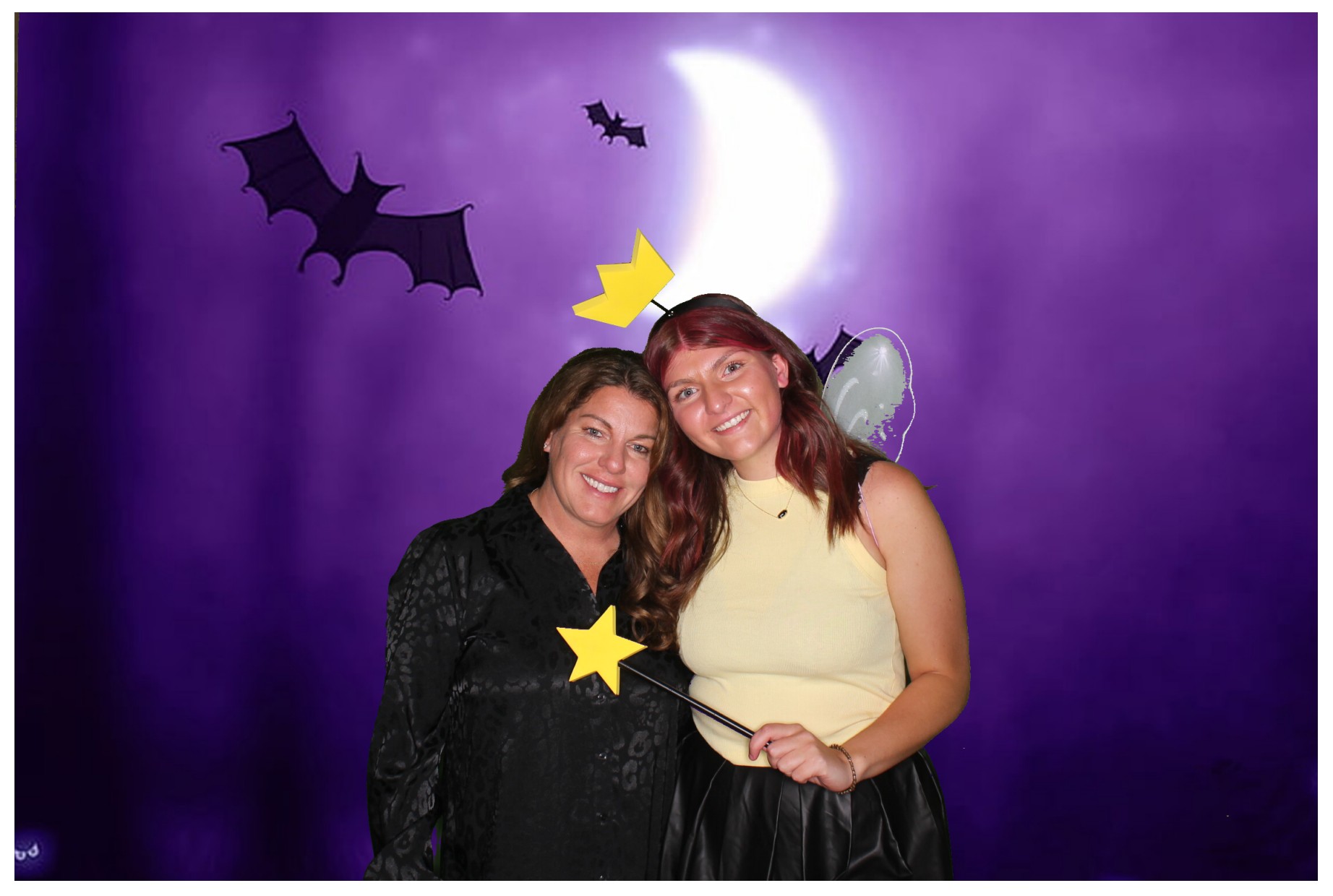 Lisa Courter Green Screen | View more photos from the event at gallery.photoboothcincy.com/u/PhotoBoothCincy/Lisa-Courter-Green-Screen