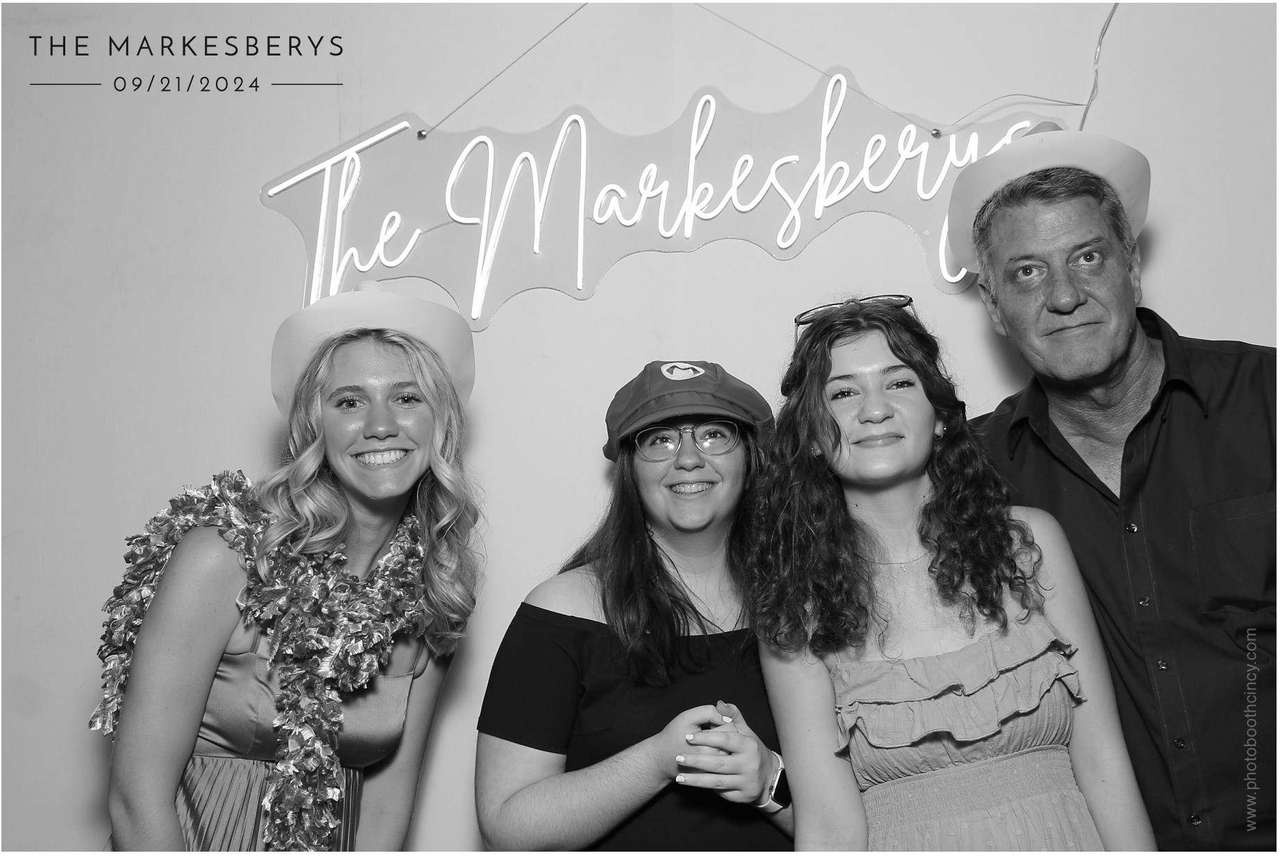 Locklier/Markesbery | View more photos from the event at gallery.photoboothcincy.com/u/PhotoBoothCincy/LocklierMarkesbery