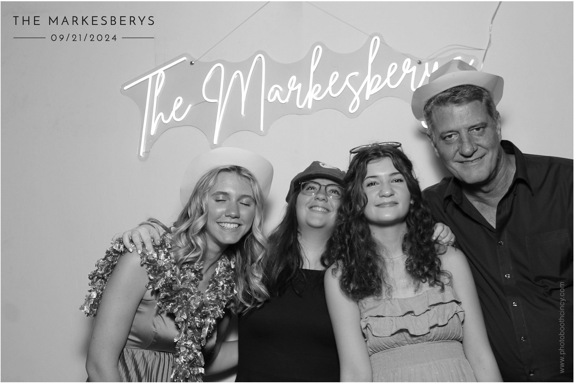 Locklier/Markesbery | View more photos from the event at gallery.photoboothcincy.com/u/PhotoBoothCincy/LocklierMarkesbery