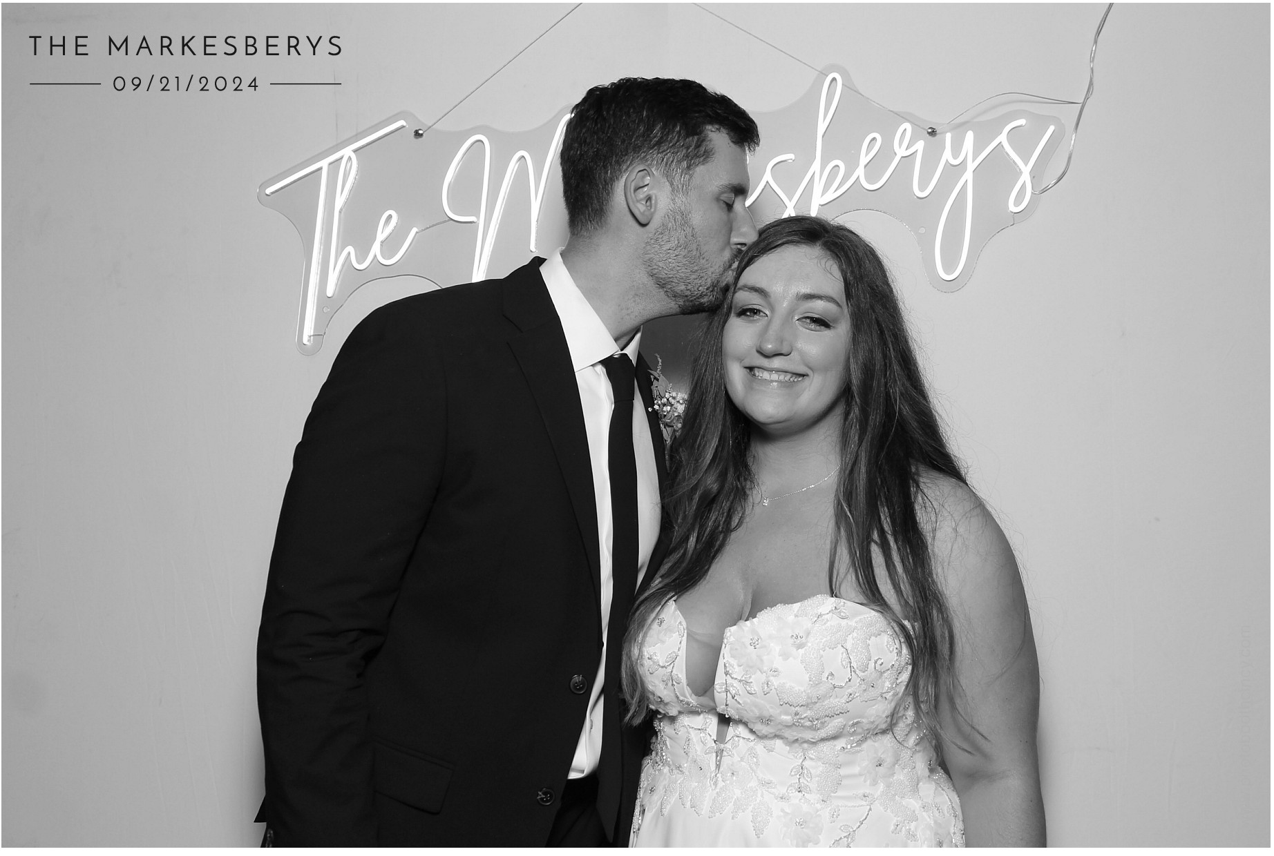Locklier/Markesbery | View more photos from the event at gallery.photoboothcincy.com/u/PhotoBoothCincy/LocklierMarkesbery