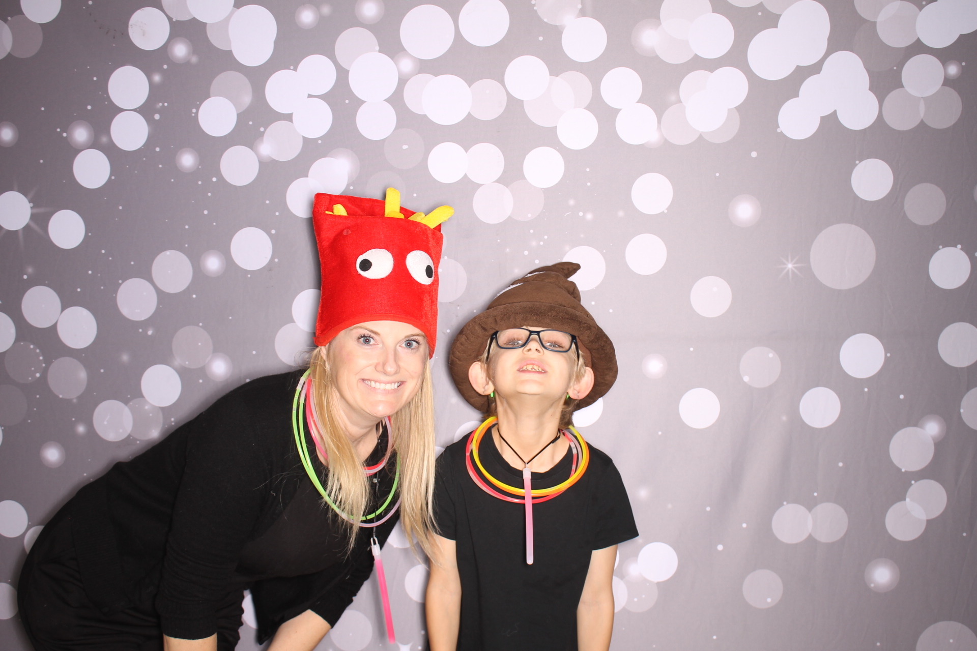 Loveland Mother/Son | View more photos from the event at gallery.photoboothcincy.com/u/PhotoBoothCincy/Loveland-MotherSon
