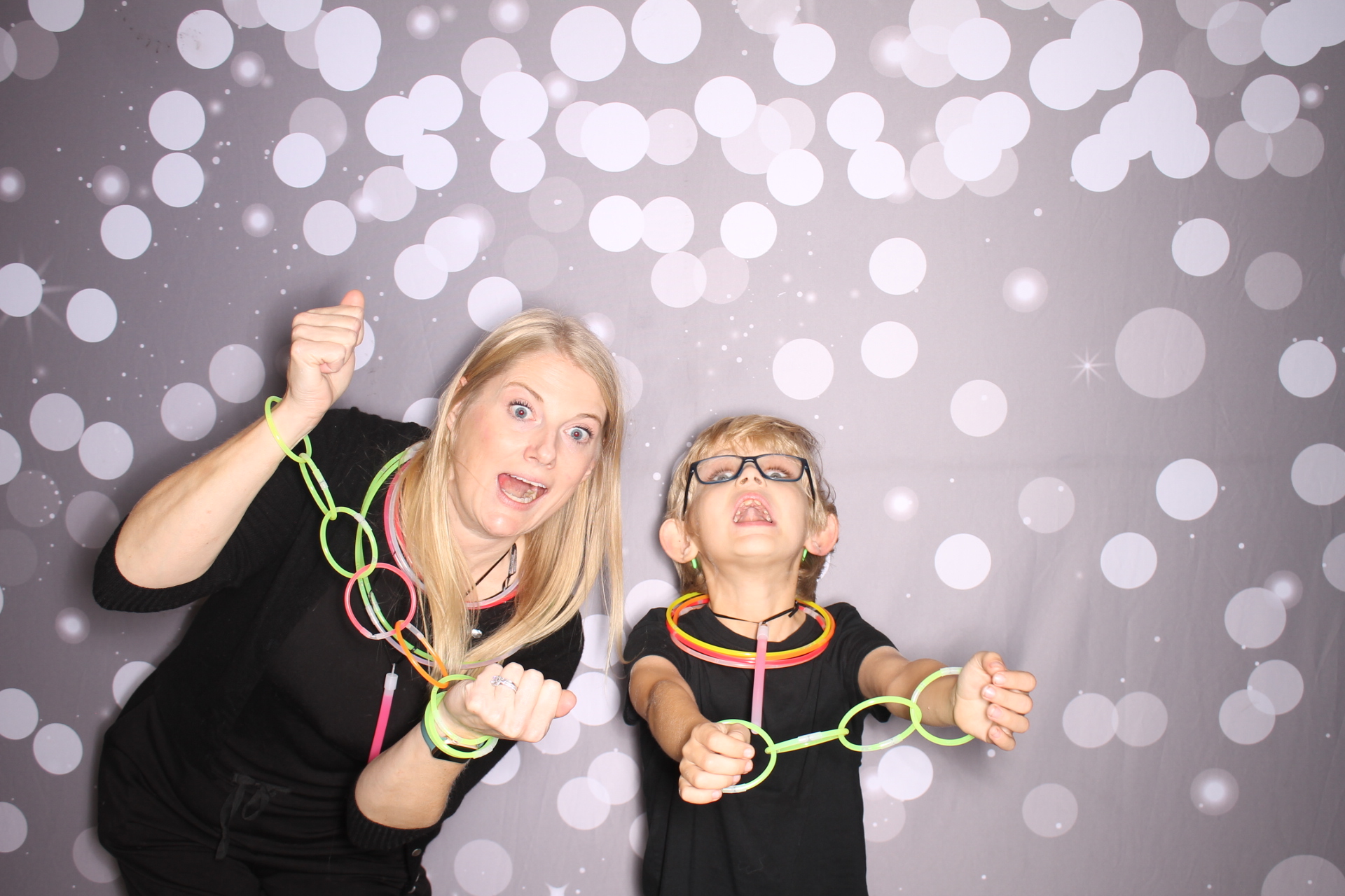Loveland Mother/Son | View more photos from the event at gallery.photoboothcincy.com/u/PhotoBoothCincy/Loveland-MotherSon