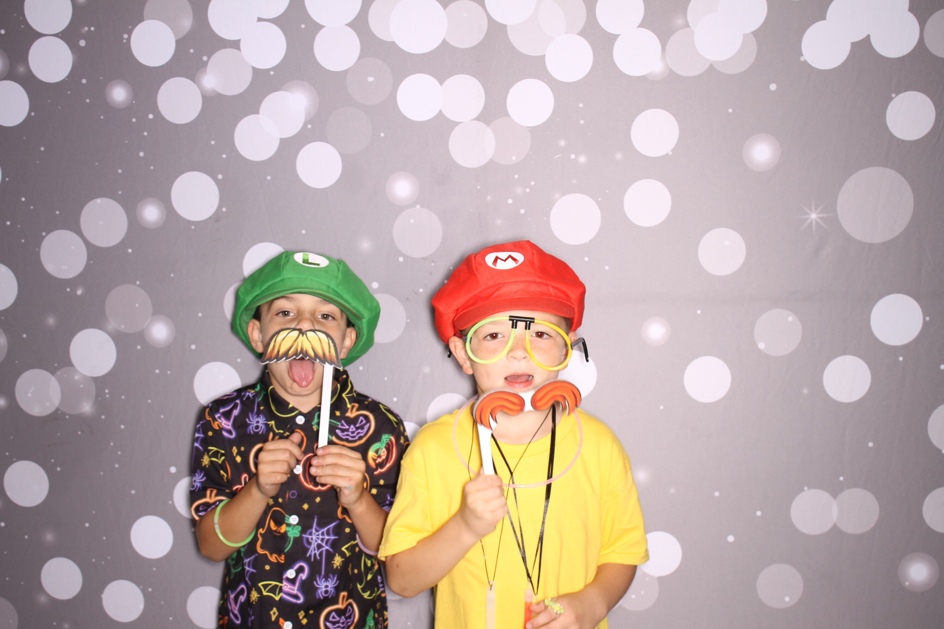Loveland Mother/Son | View more photos from the event at gallery.photoboothcincy.com/u/PhotoBoothCincy/Loveland-MotherSon
