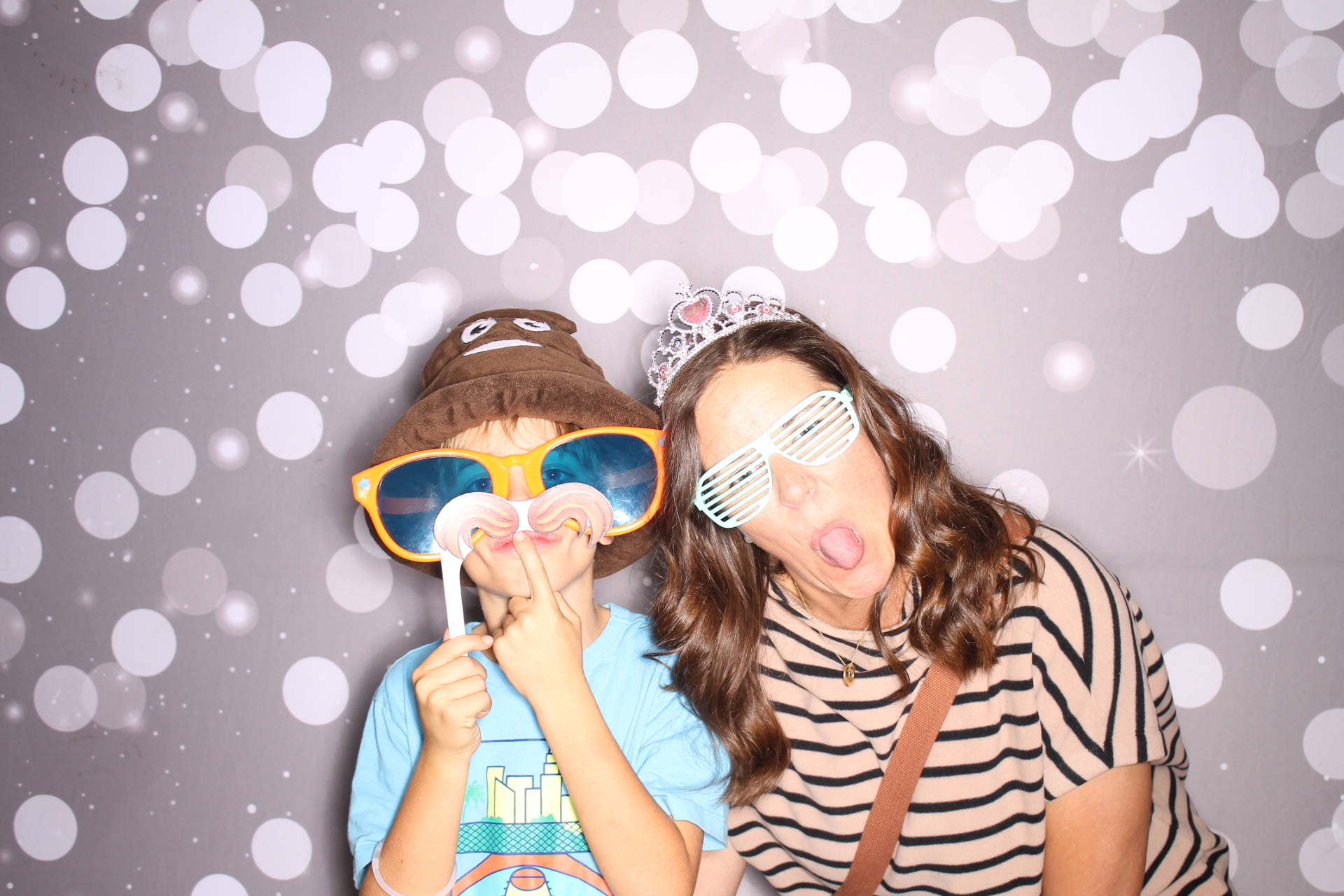 Loveland Mother/Son | View more photos from the event at gallery.photoboothcincy.com/u/PhotoBoothCincy/Loveland-MotherSon