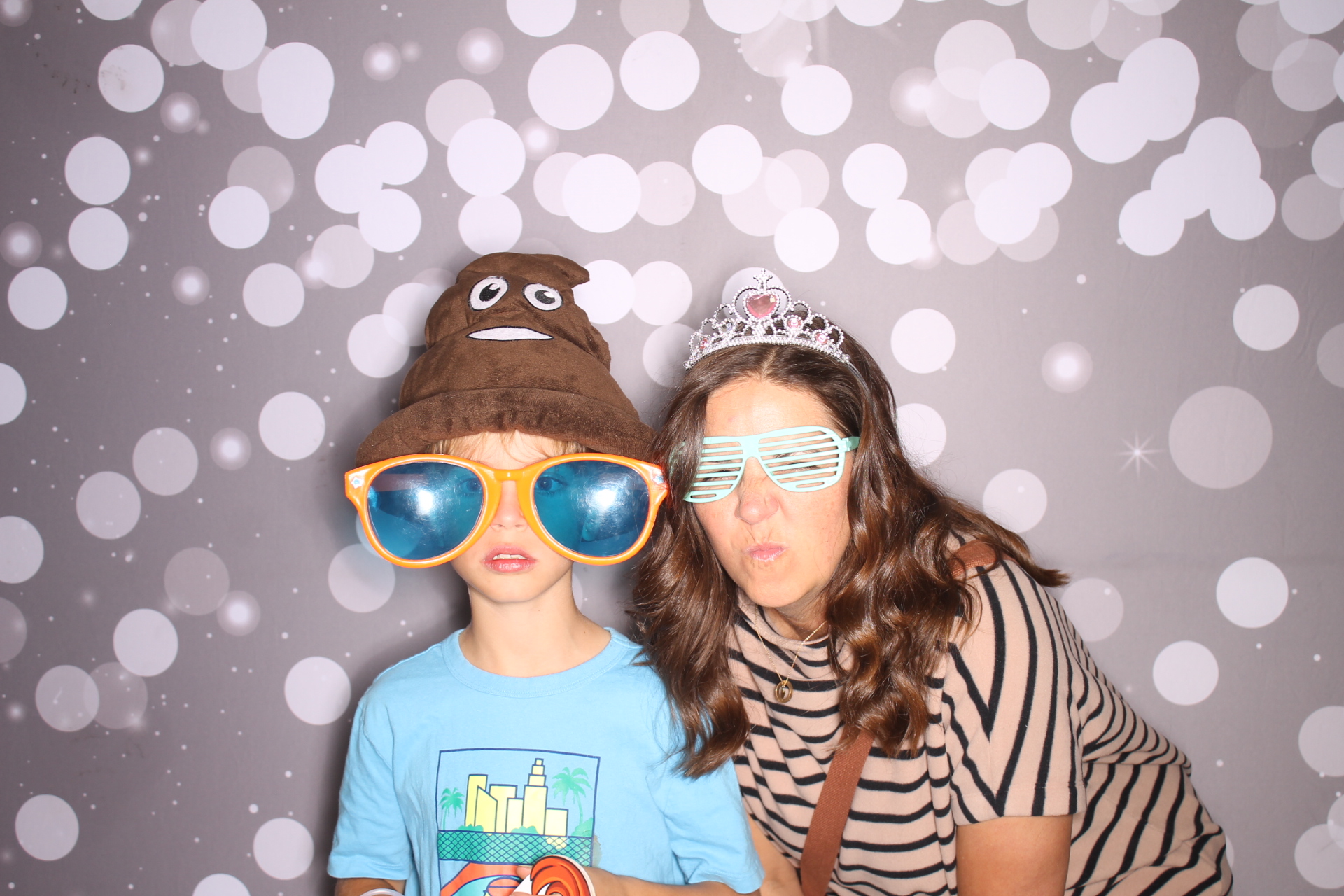 Loveland Mother/Son | View more photos from the event at gallery.photoboothcincy.com/u/PhotoBoothCincy/Loveland-MotherSon