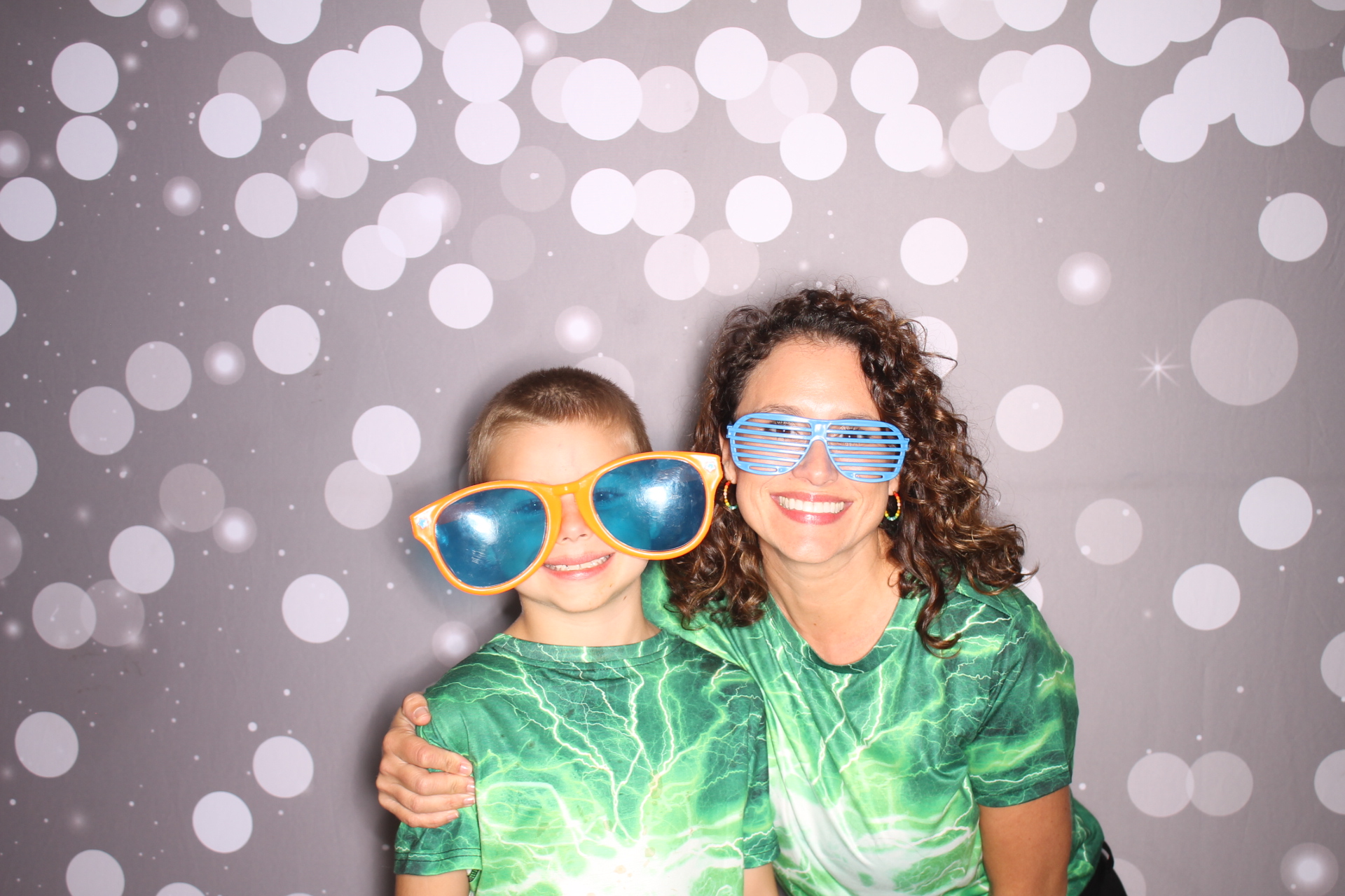 Loveland Mother/Son | View more photos from the event at gallery.photoboothcincy.com/u/PhotoBoothCincy/Loveland-MotherSon