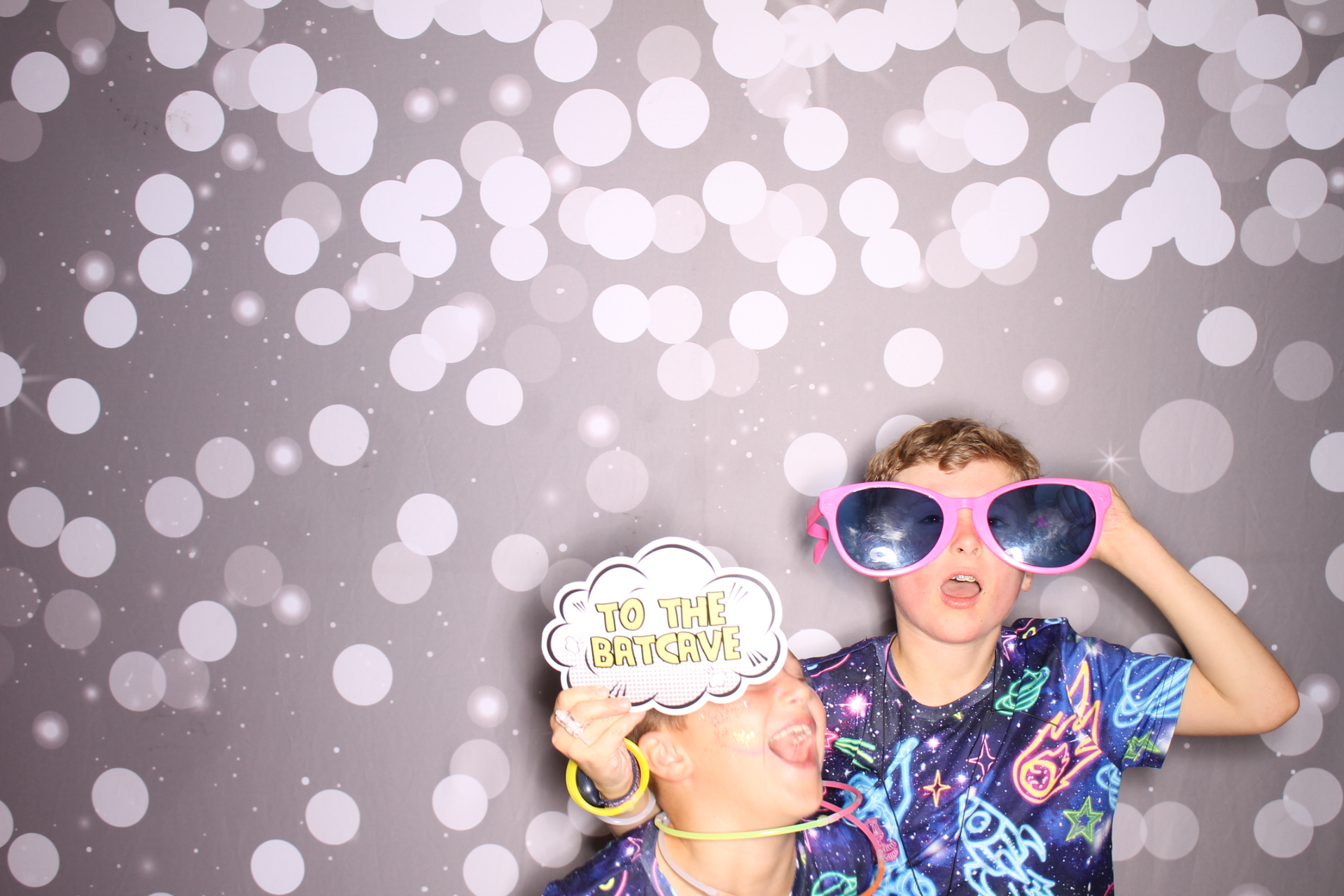 Loveland Mother/Son | View more photos from the event at gallery.photoboothcincy.com/u/PhotoBoothCincy/Loveland-MotherSon