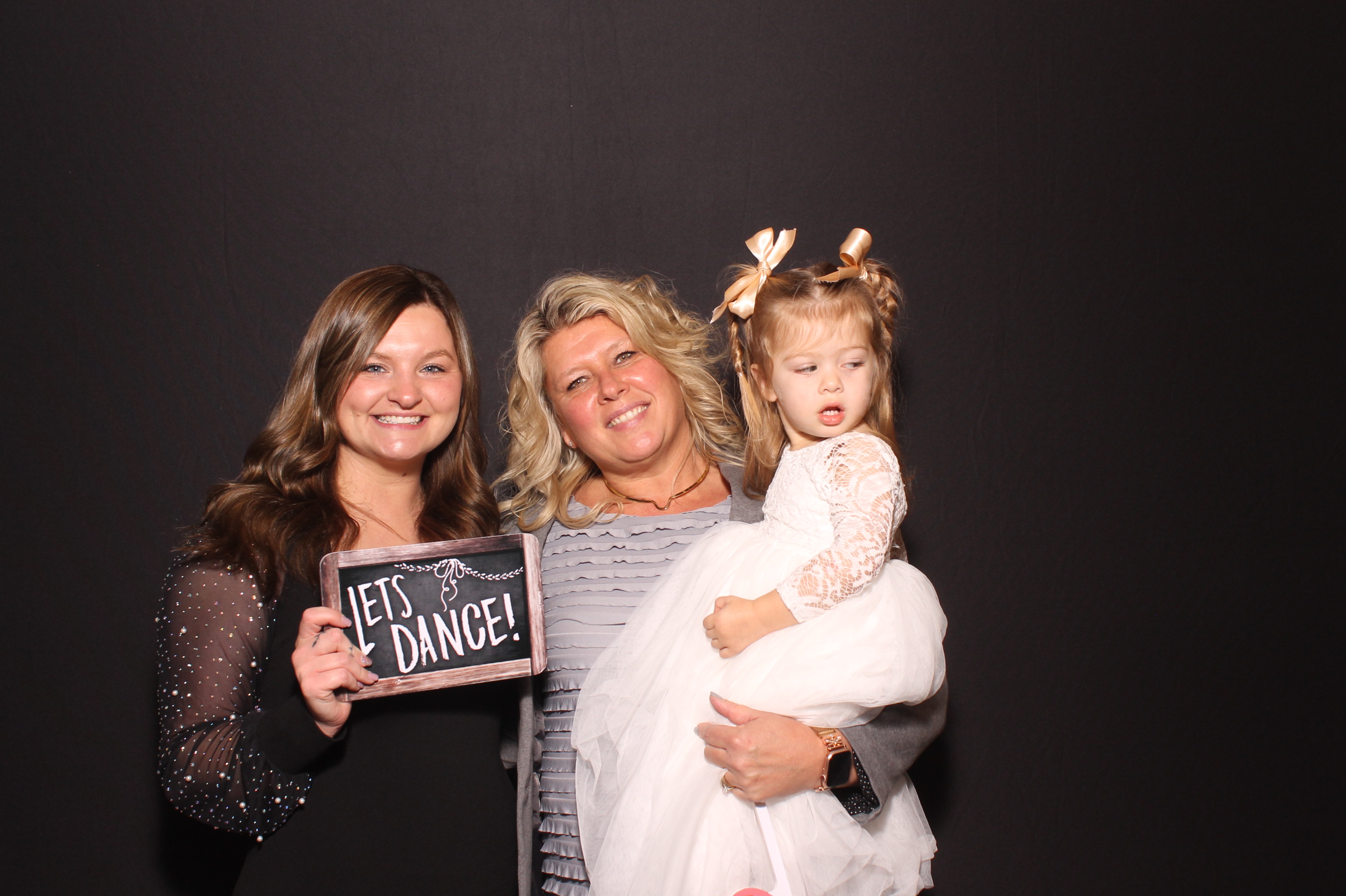 Lynn Drew Lewis Wedding | View more photos from the event at gallery.photoboothcincy.com/u/PhotoBoothCincy/Lynn-Drew-Lewis-Wedding