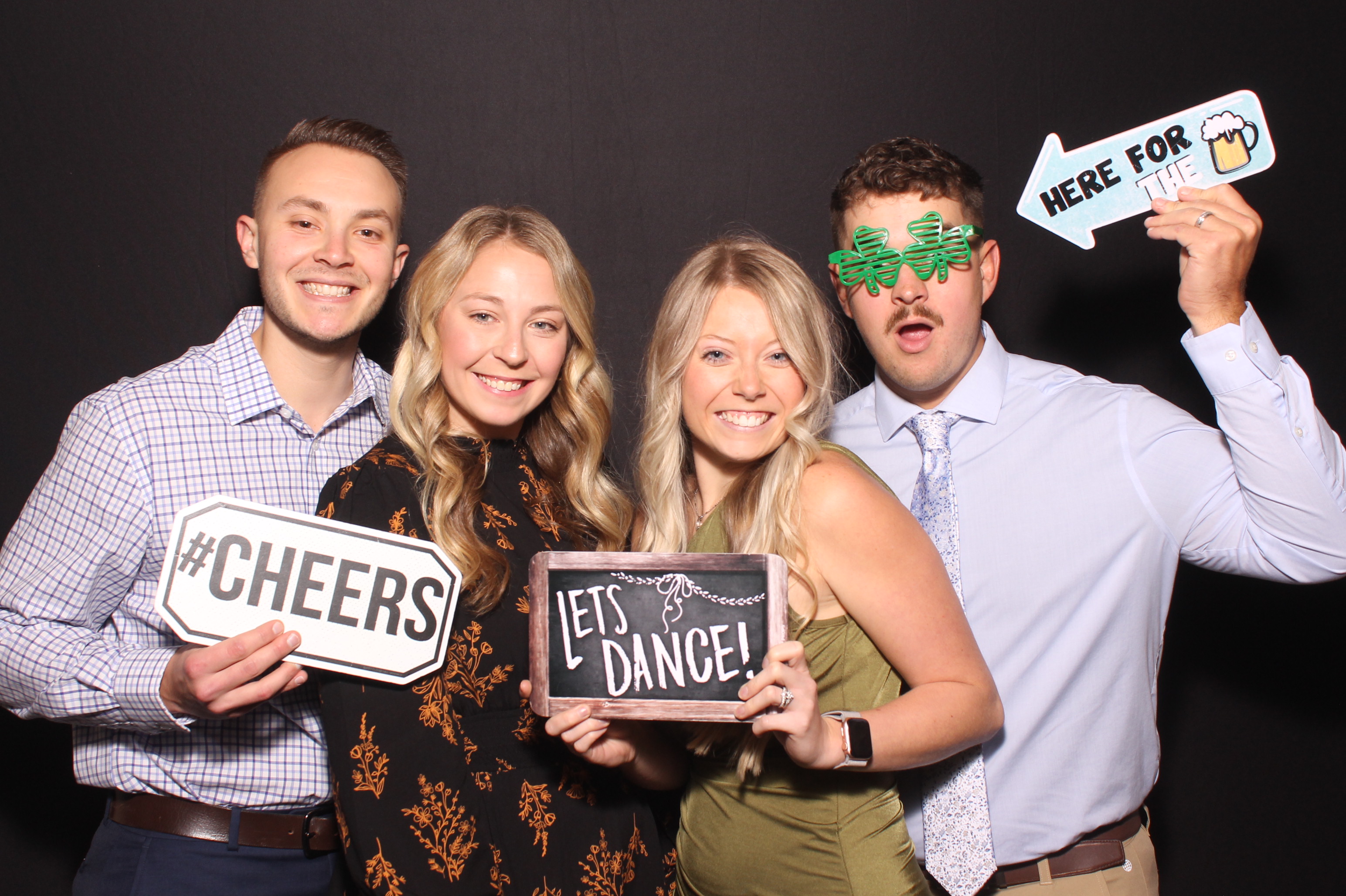 Lynn Drew Lewis Wedding | View more photos from the event at gallery.photoboothcincy.com/u/PhotoBoothCincy/Lynn-Drew-Lewis-Wedding