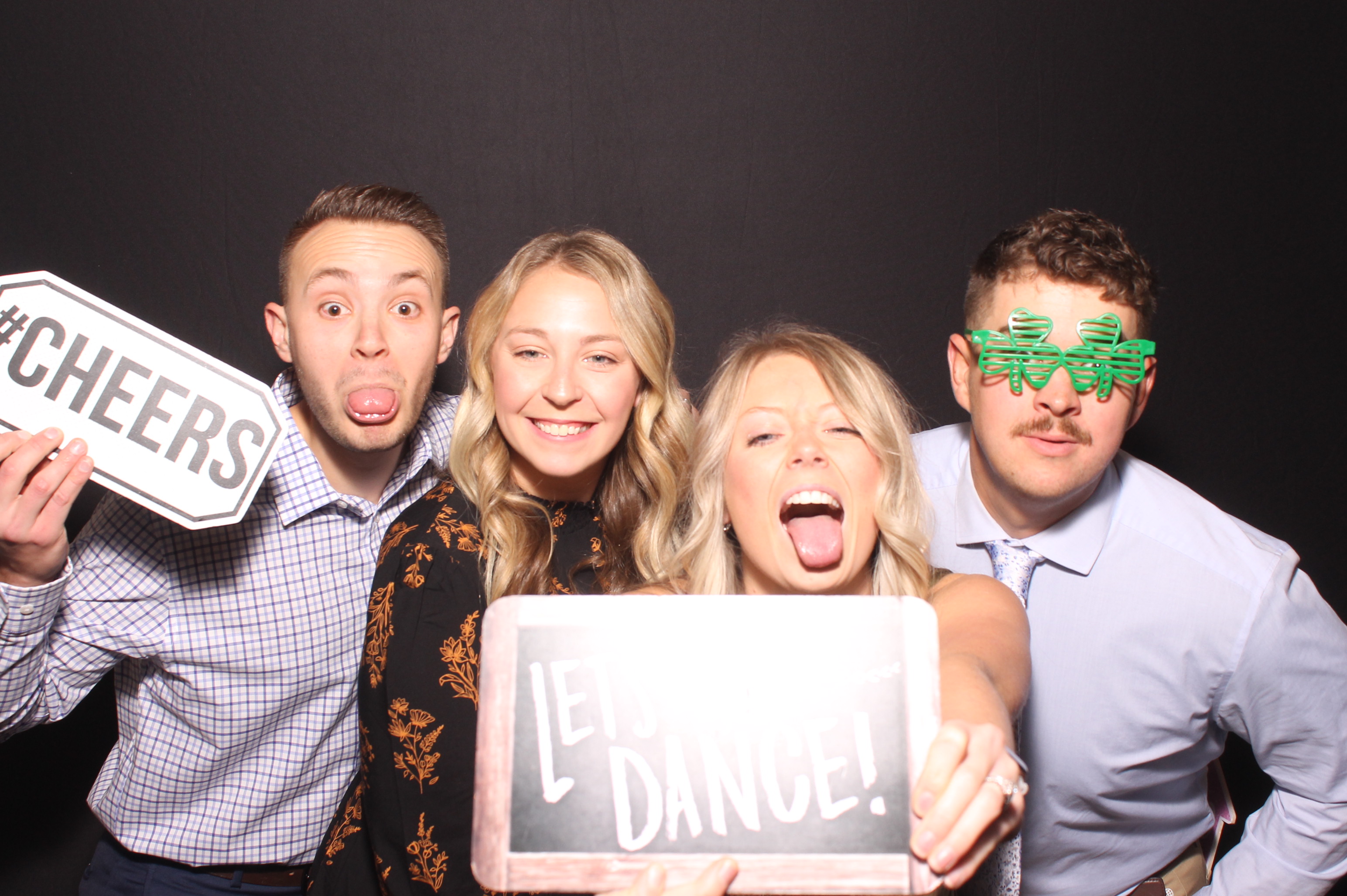 Lynn Drew Lewis Wedding | View more photos from the event at gallery.photoboothcincy.com/u/PhotoBoothCincy/Lynn-Drew-Lewis-Wedding