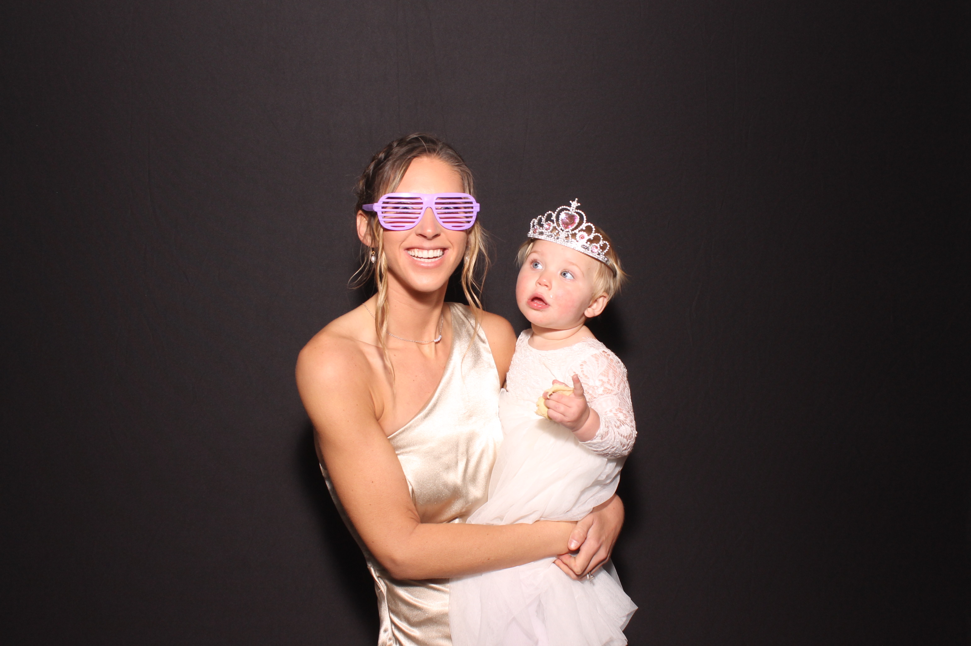 Lynn Drew Lewis Wedding | View more photos from the event at gallery.photoboothcincy.com/u/PhotoBoothCincy/Lynn-Drew-Lewis-Wedding
