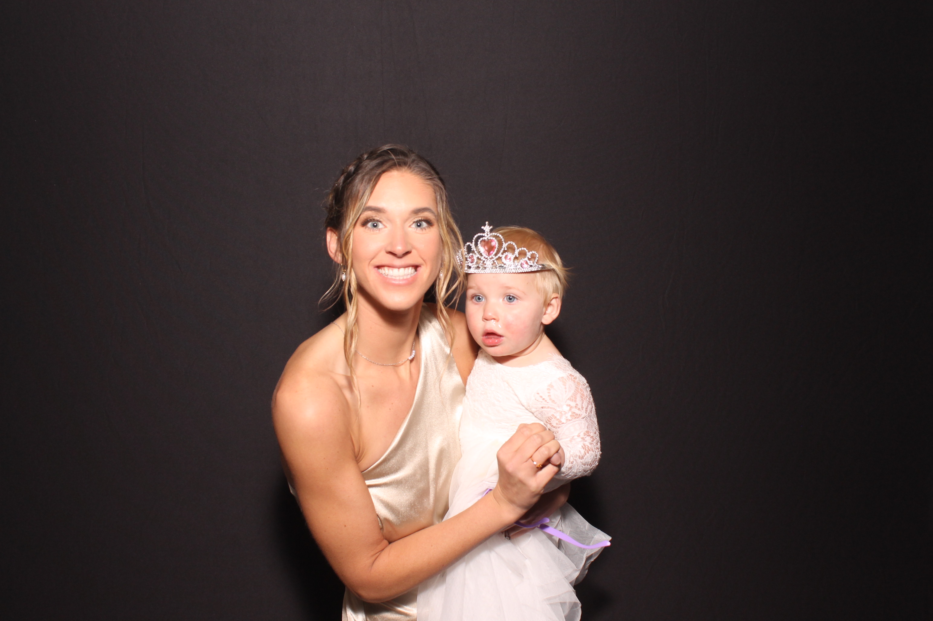 Lynn Drew Lewis Wedding | View more photos from the event at gallery.photoboothcincy.com/u/PhotoBoothCincy/Lynn-Drew-Lewis-Wedding