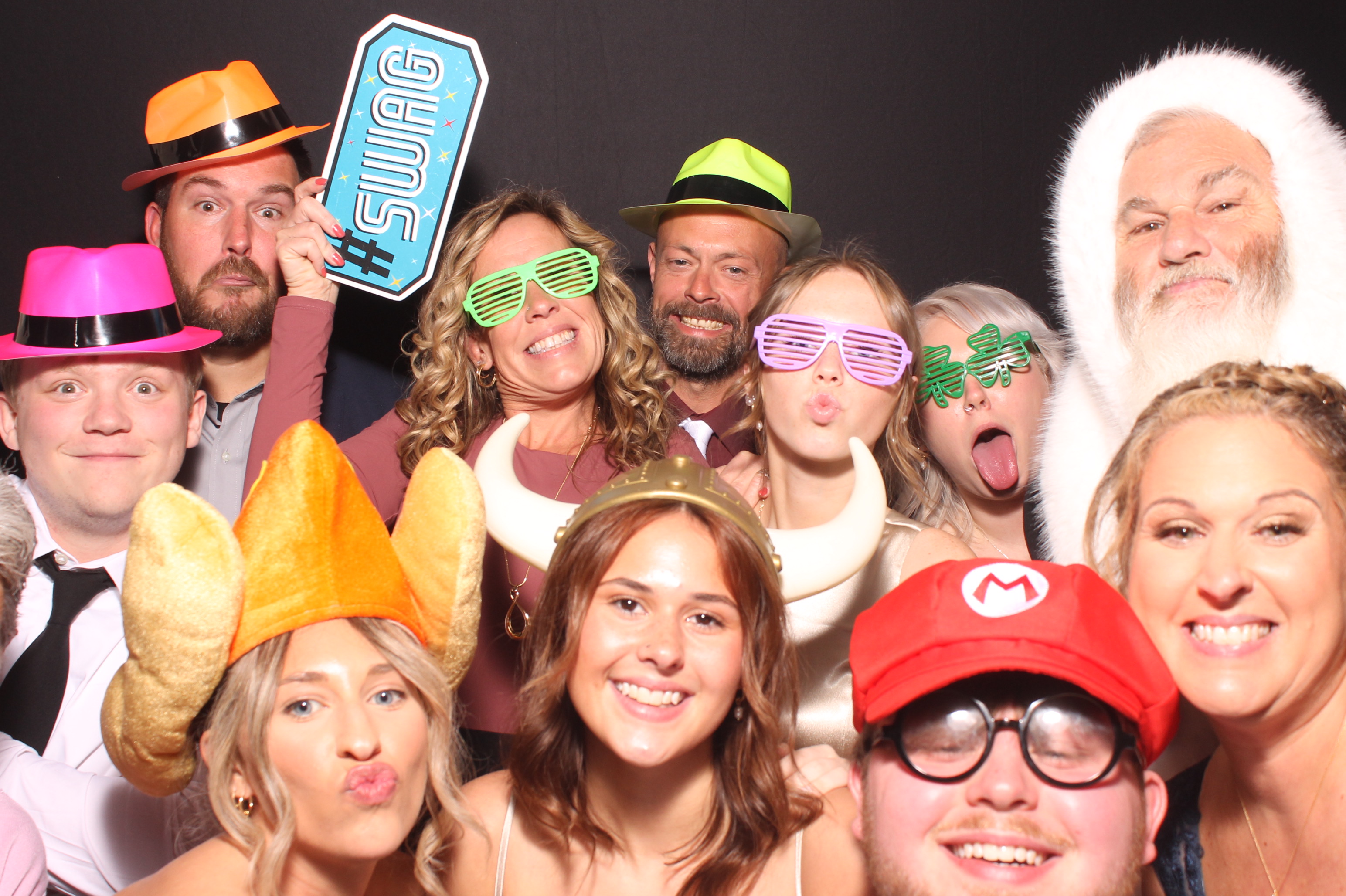 Lynn Drew Lewis Wedding | View more photos from the event at gallery.photoboothcincy.com/u/PhotoBoothCincy/Lynn-Drew-Lewis-Wedding