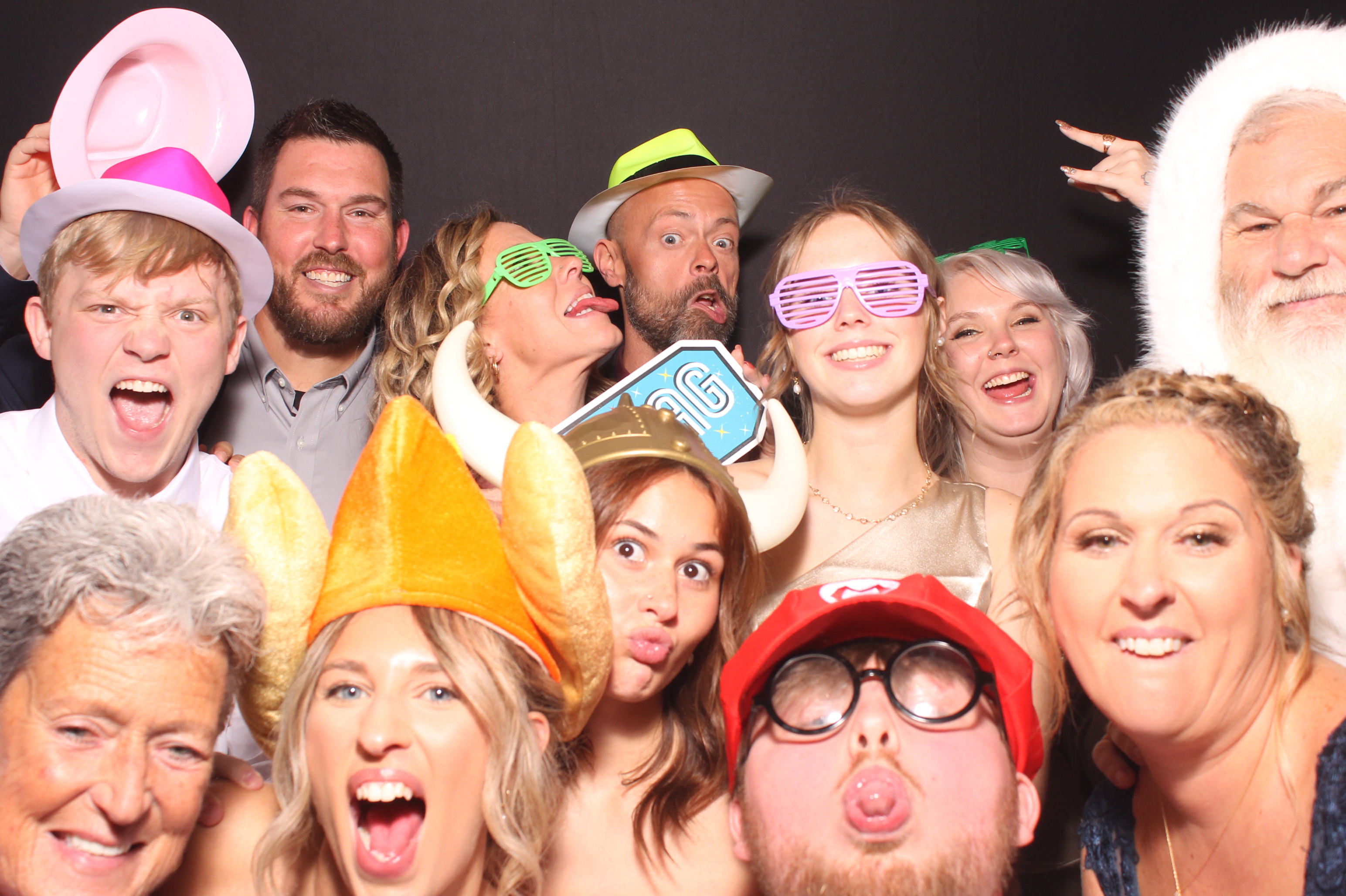 Lynn Drew Lewis Wedding | View more photos from the event at gallery.photoboothcincy.com/u/PhotoBoothCincy/Lynn-Drew-Lewis-Wedding