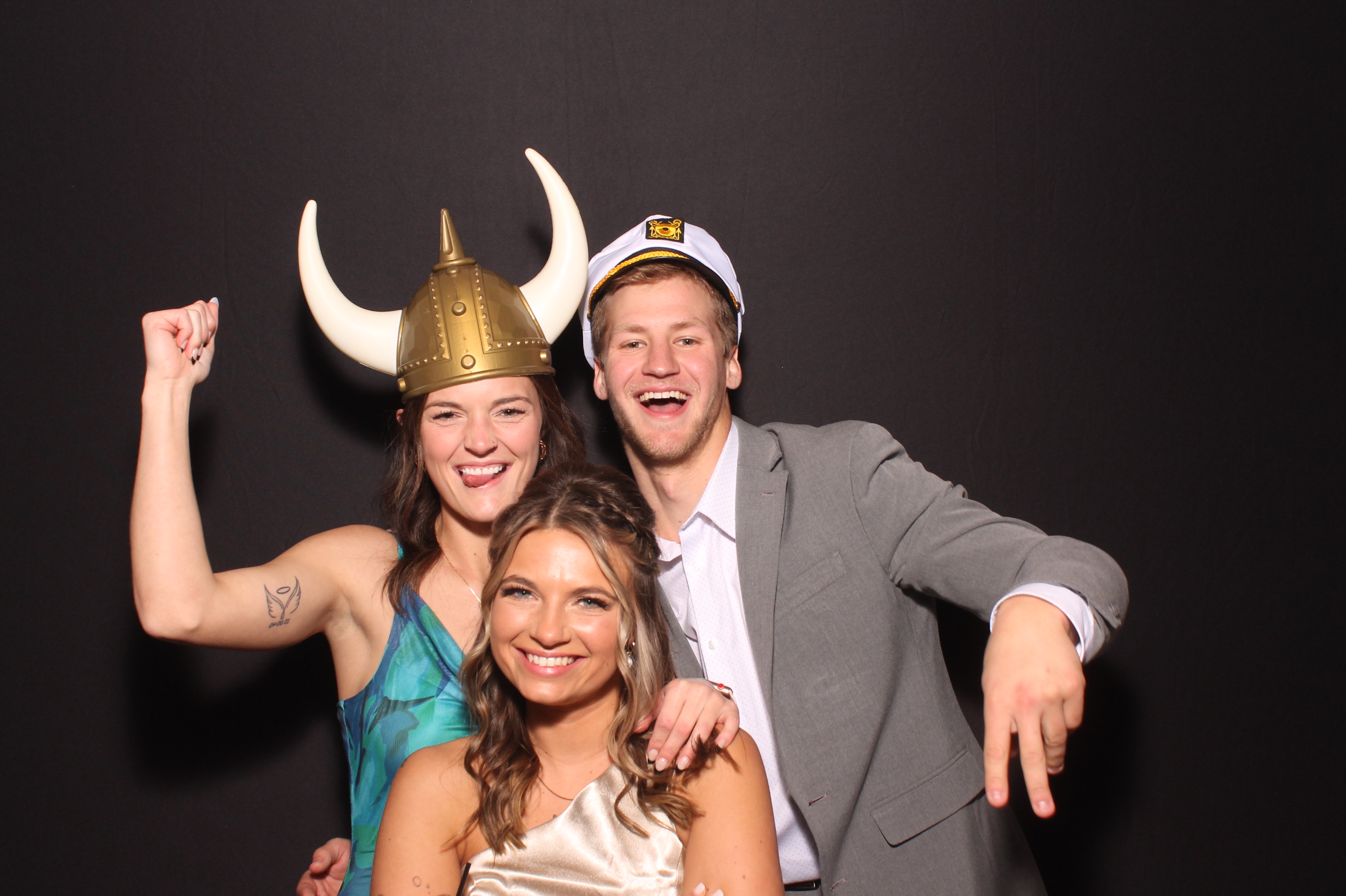 Lynn Drew Lewis Wedding | View more photos from the event at gallery.photoboothcincy.com/u/PhotoBoothCincy/Lynn-Drew-Lewis-Wedding
