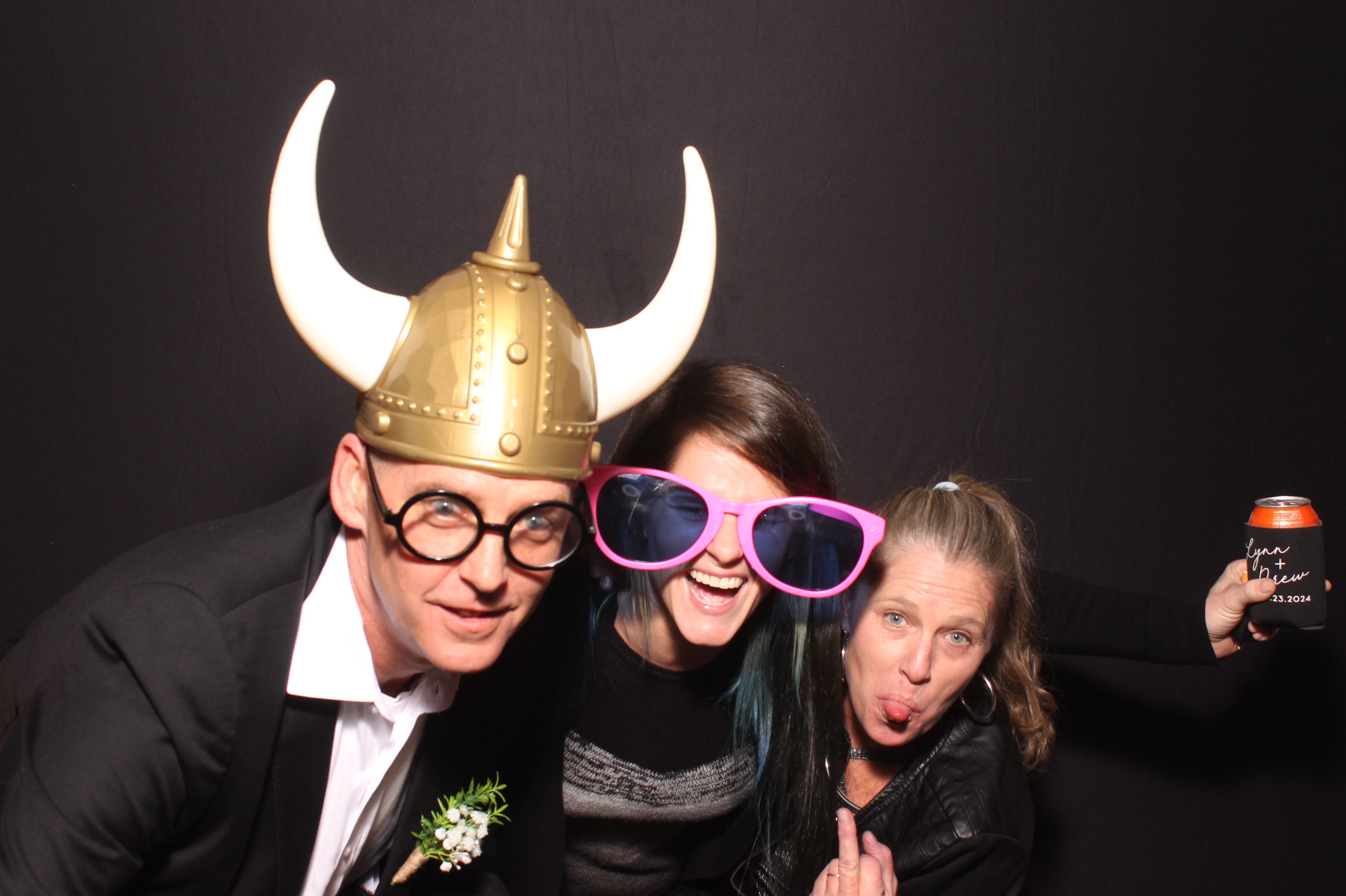 Lynn Drew Lewis Wedding | View more photos from the event at gallery.photoboothcincy.com/u/PhotoBoothCincy/Lynn-Drew-Lewis-Wedding