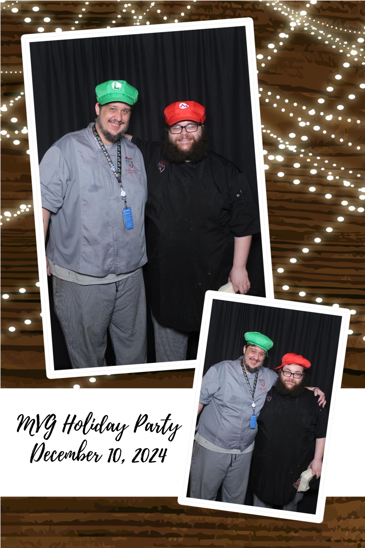 MVG Adult Holiday Party | View more photos from the event at gallery.photoboothcincy.com/u/PhotoBoothCincy/MVG-Adult-Holiday-Party