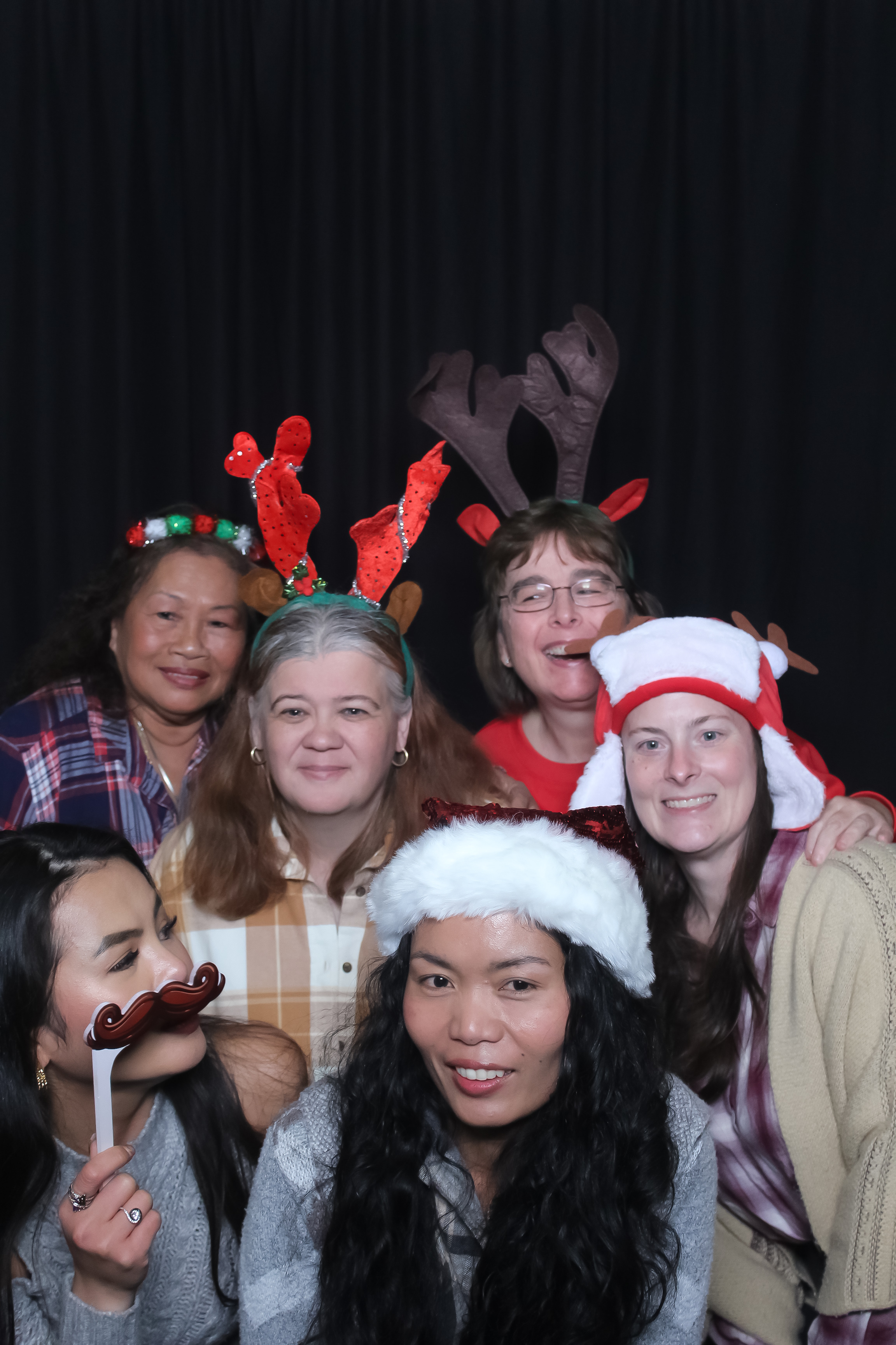 MVG Adult Holiday Party | View more photos from the event at gallery.photoboothcincy.com/u/PhotoBoothCincy/MVG-Adult-Holiday-Party