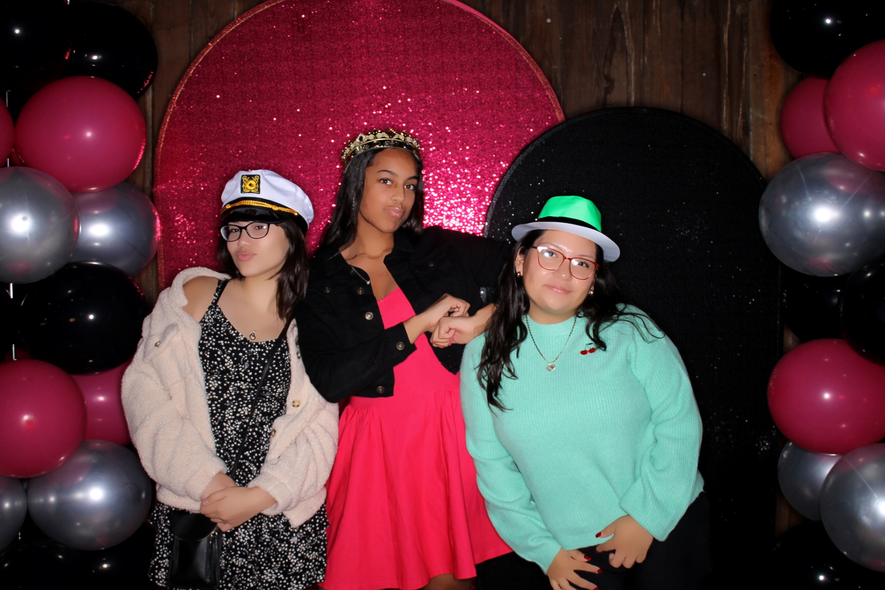 Maddy's Sweet 16!! | View more photos from the event at gallery.photoboothcincy.com/u/PhotoBoothCincy/Maddys-Sweet-16