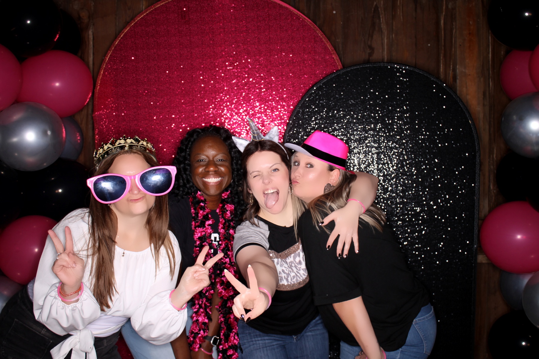 Maddy's Sweet 16!! | View more photos from the event at gallery.photoboothcincy.com/u/PhotoBoothCincy/Maddys-Sweet-16