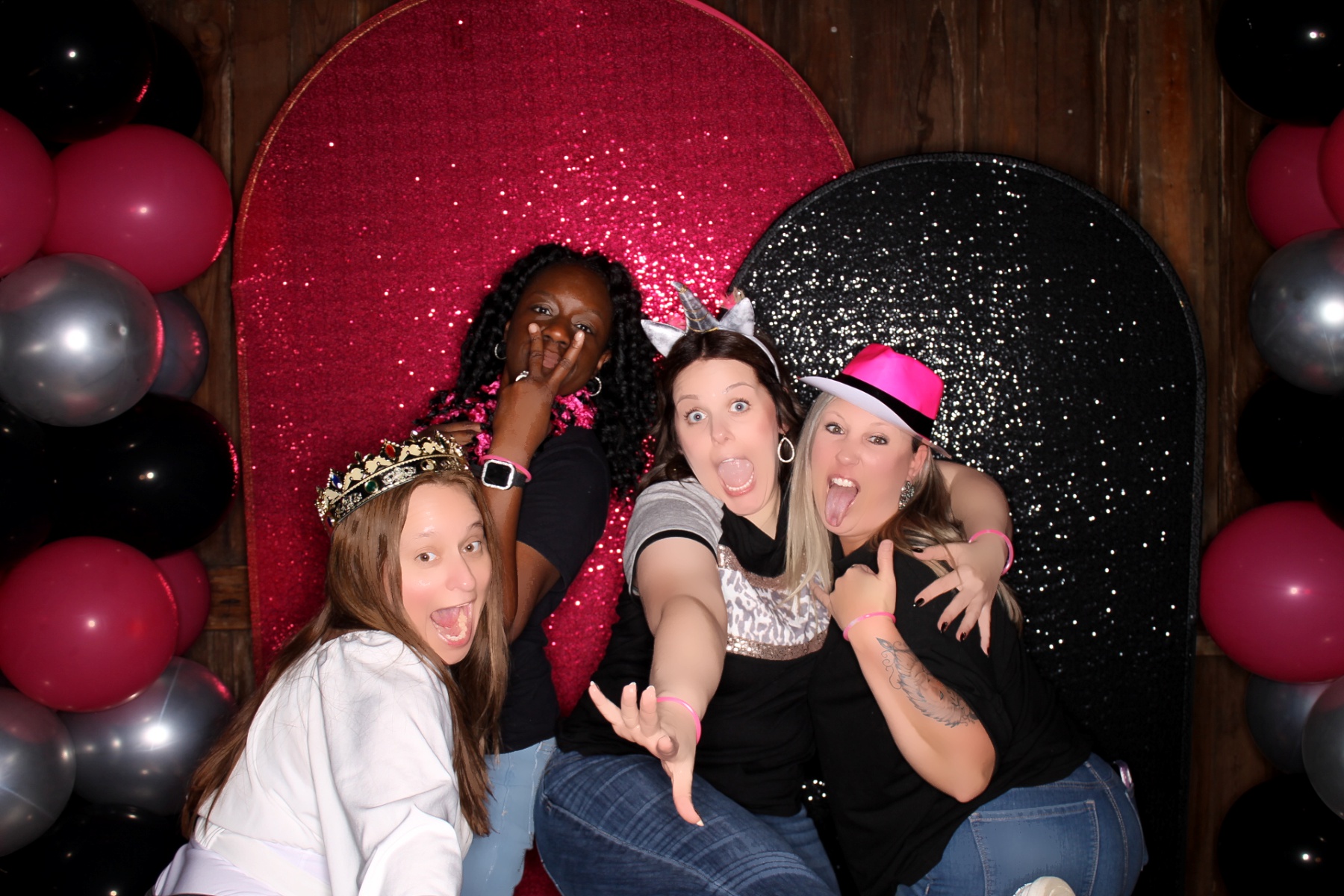 Maddy's Sweet 16!! | View more photos from the event at gallery.photoboothcincy.com/u/PhotoBoothCincy/Maddys-Sweet-16