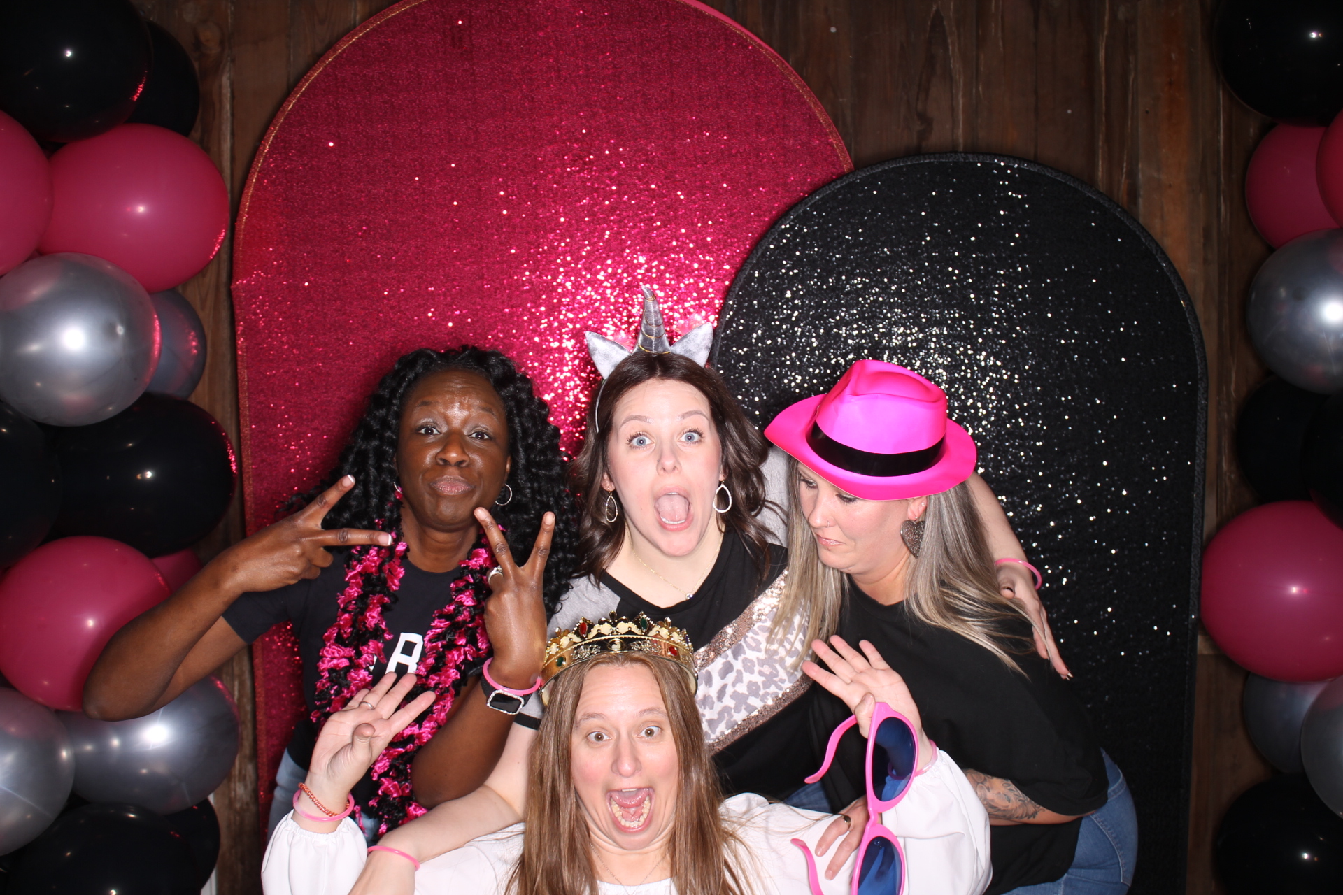 Maddy's Sweet 16!! | View more photos from the event at gallery.photoboothcincy.com/u/PhotoBoothCincy/Maddys-Sweet-16