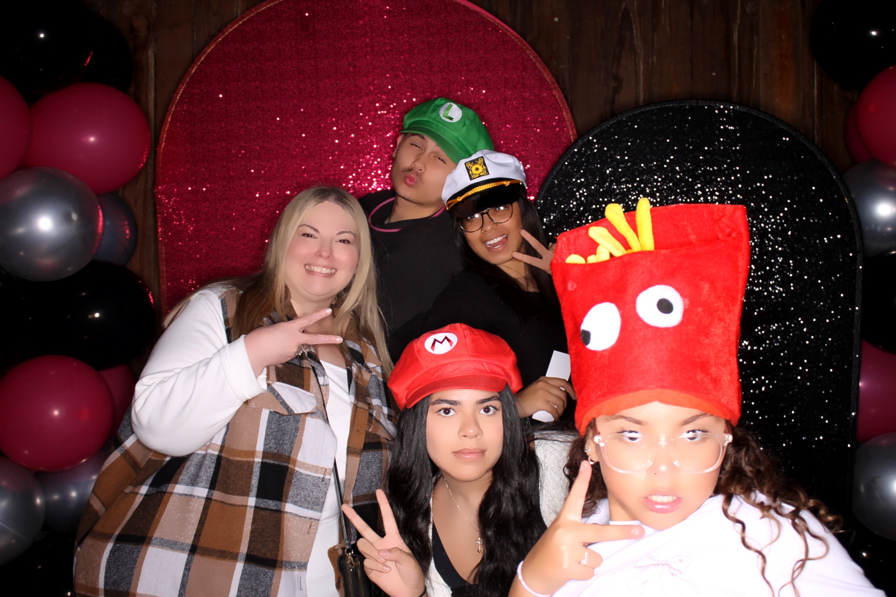 Maddy's Sweet 16!! | View more photos from the event at gallery.photoboothcincy.com/u/PhotoBoothCincy/Maddys-Sweet-16