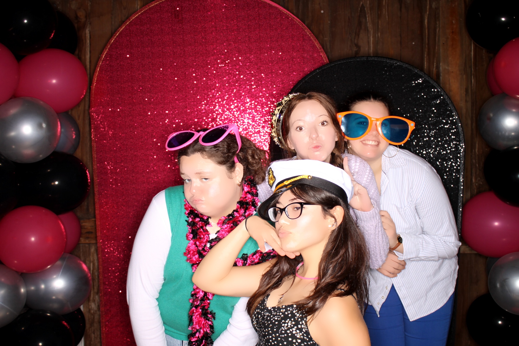 Maddy's Sweet 16!! | View more photos from the event at gallery.photoboothcincy.com/u/PhotoBoothCincy/Maddys-Sweet-16
