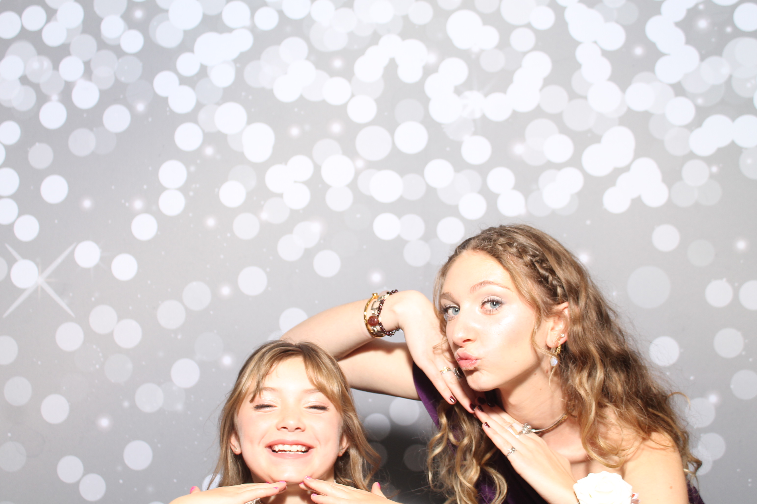 Maggie Keller Wedding Reception | View more photos from the event at gallery.photoboothcincy.com/u/PhotoBoothCincy/Maggie-Keller-Wedding-Reception