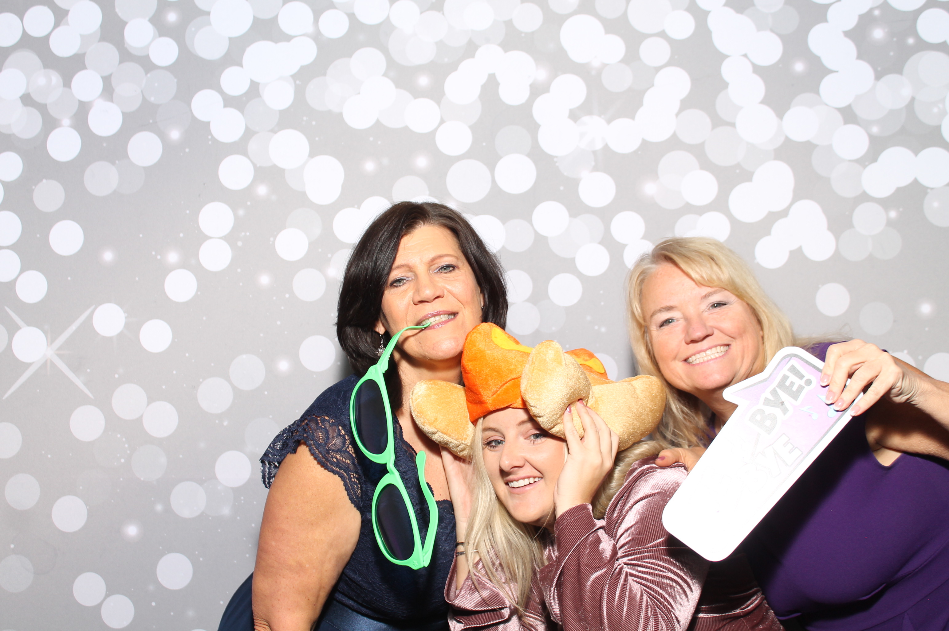 Maggie Keller Wedding Reception | View more photos from the event at gallery.photoboothcincy.com/u/PhotoBoothCincy/Maggie-Keller-Wedding-Reception