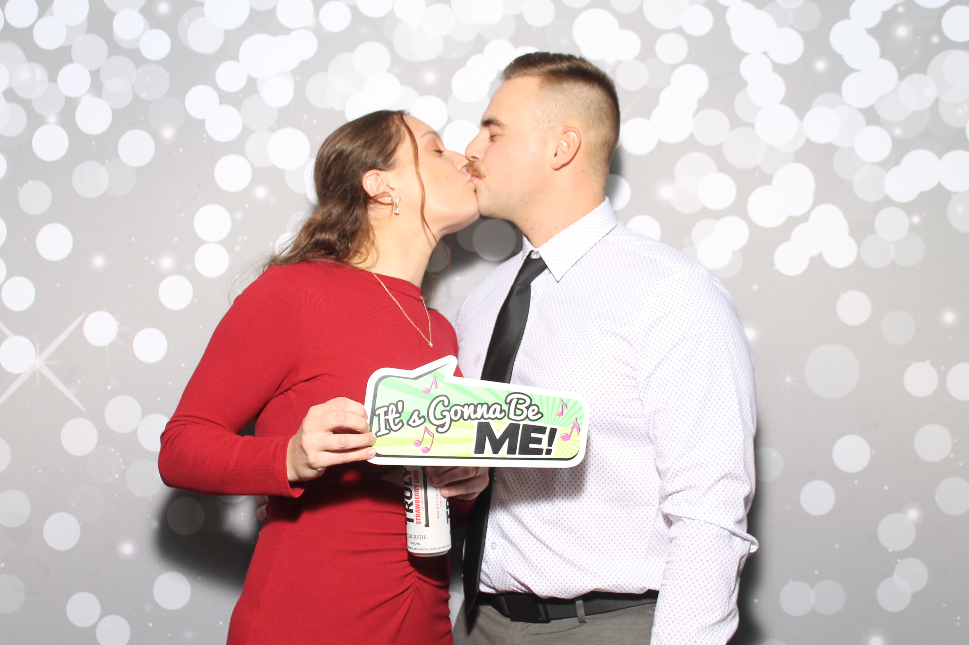 Maggie Keller Wedding Reception | View more photos from the event at gallery.photoboothcincy.com/u/PhotoBoothCincy/Maggie-Keller-Wedding-Reception