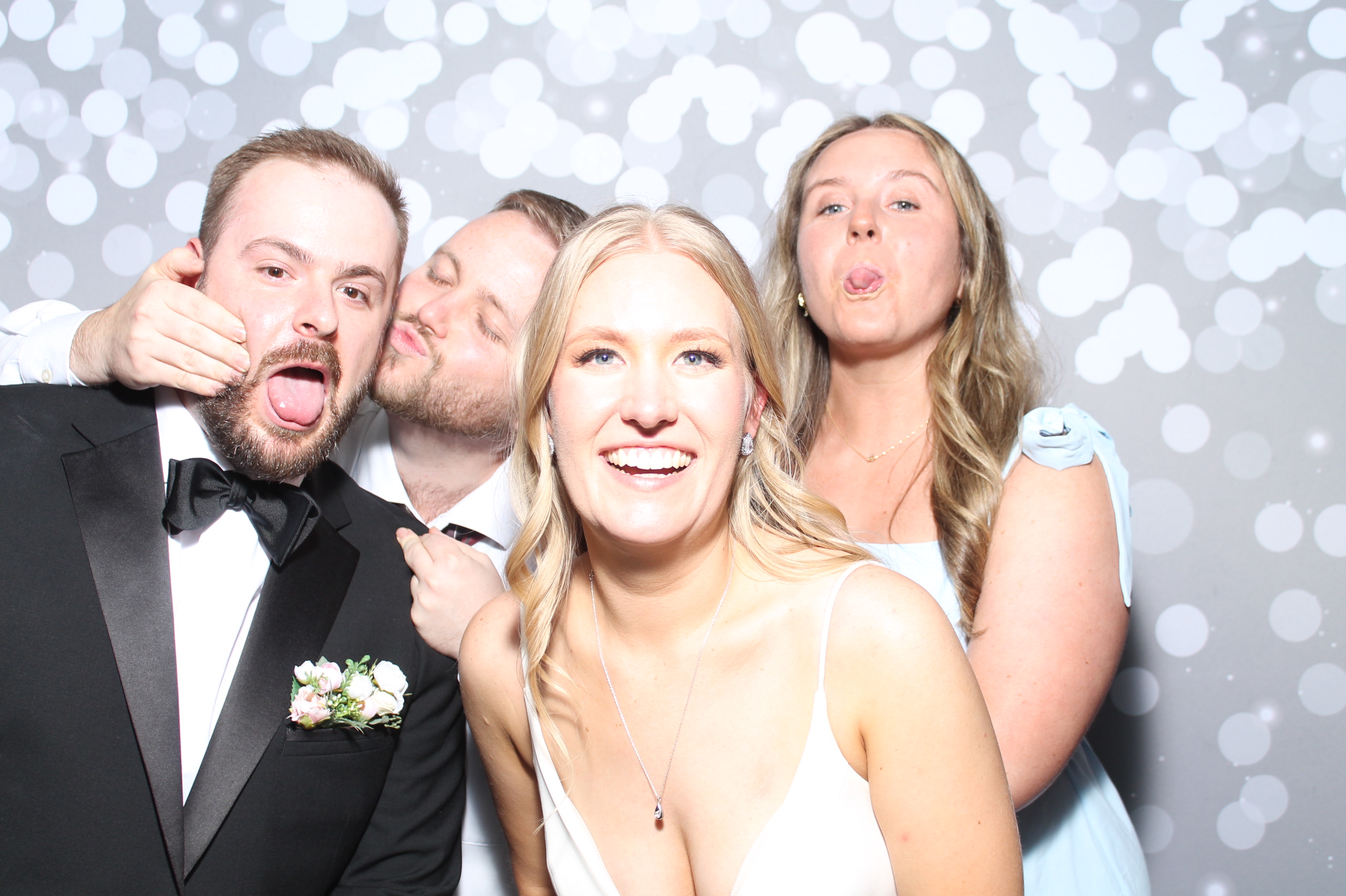 Maggie Keller Wedding Reception | View more photos from the event at gallery.photoboothcincy.com/u/PhotoBoothCincy/Maggie-Keller-Wedding-Reception