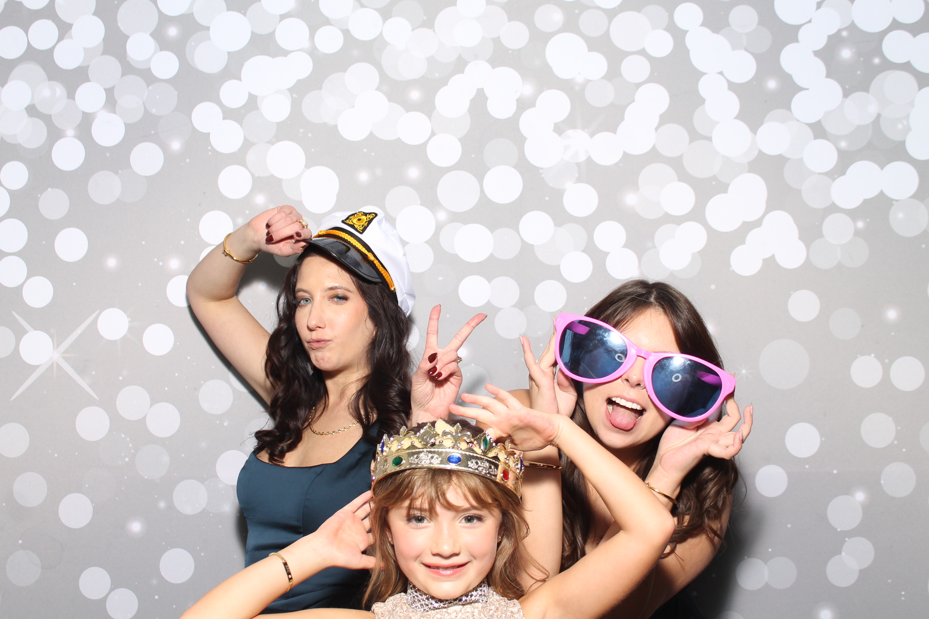 Maggie Keller Wedding Reception | View more photos from the event at gallery.photoboothcincy.com/u/PhotoBoothCincy/Maggie-Keller-Wedding-Reception