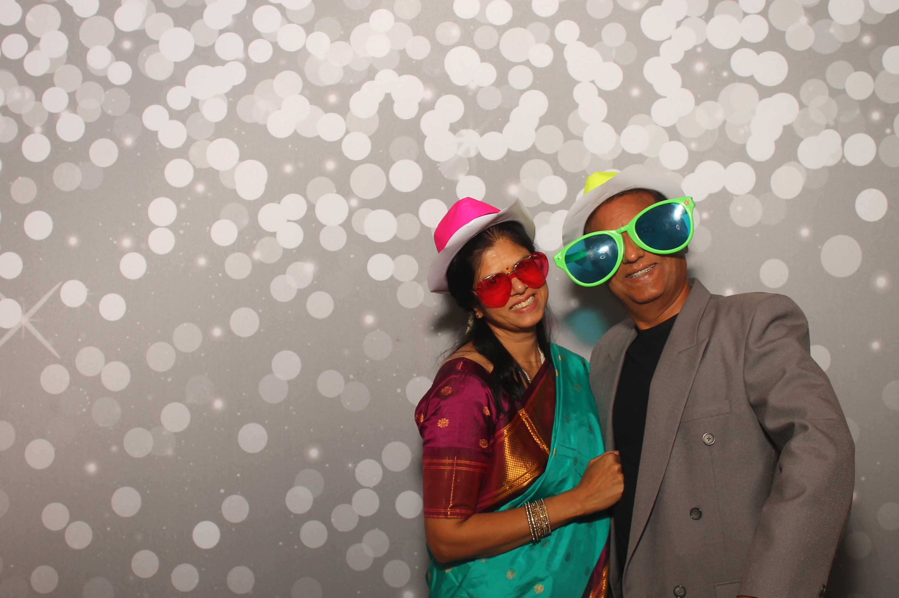 Mayuri & Raj | View more photos from the event at gallery.photoboothcincy.com/u/PhotoBoothCincy/Mayuri-Raj