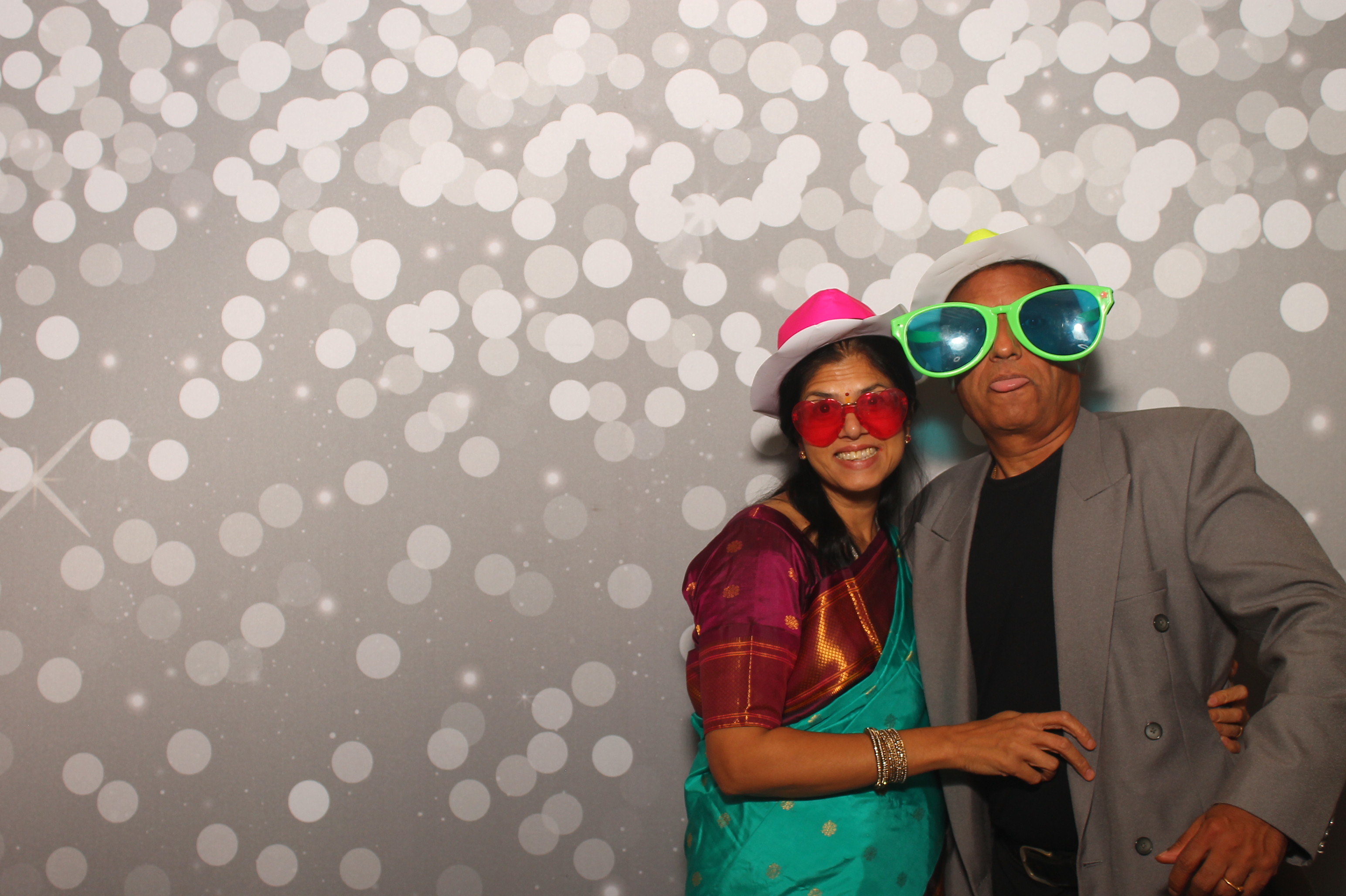Mayuri & Raj | View more photos from the event at gallery.photoboothcincy.com/u/PhotoBoothCincy/Mayuri-Raj