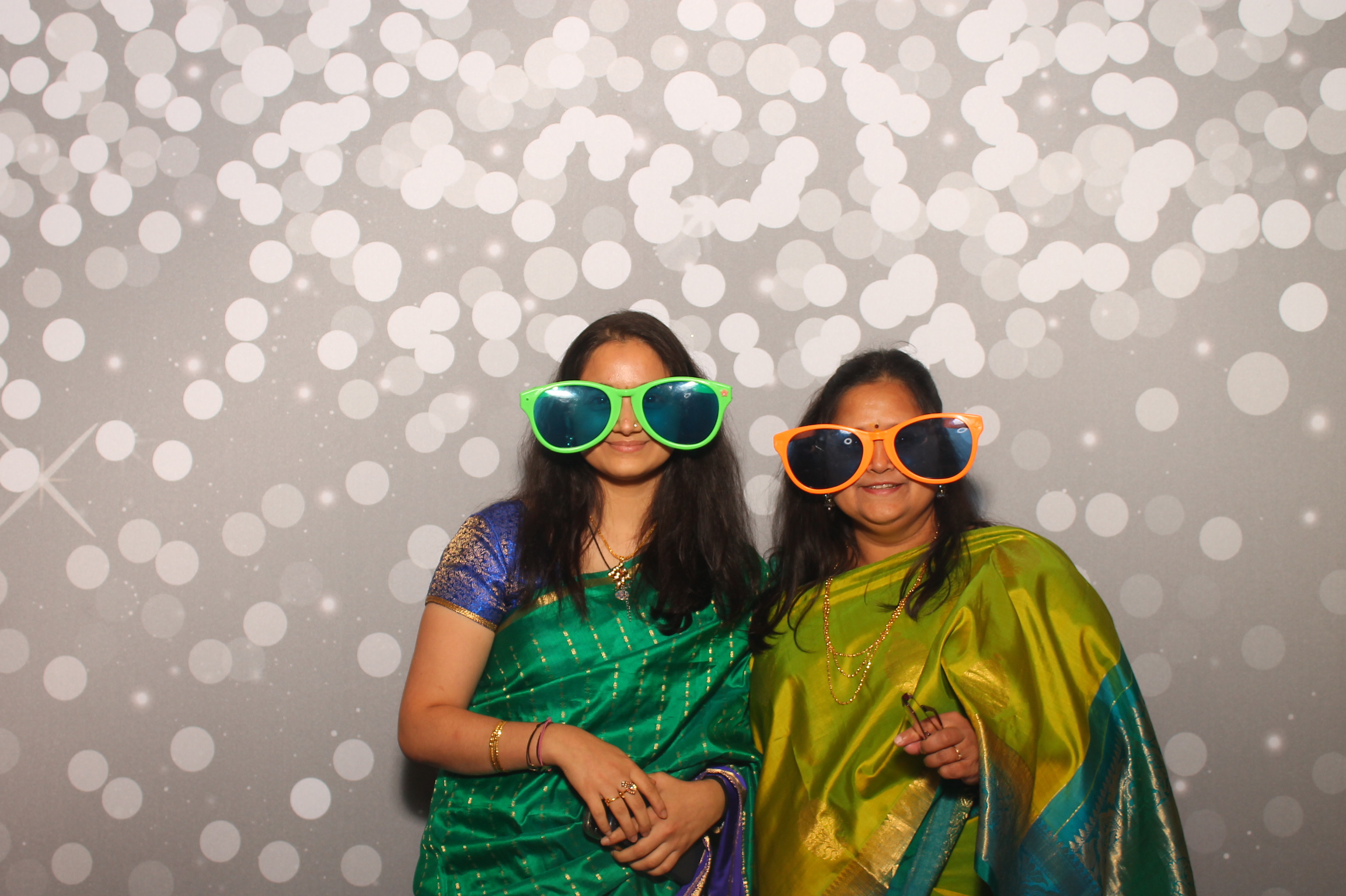 Mayuri & Raj | View more photos from the event at gallery.photoboothcincy.com/u/PhotoBoothCincy/Mayuri-Raj