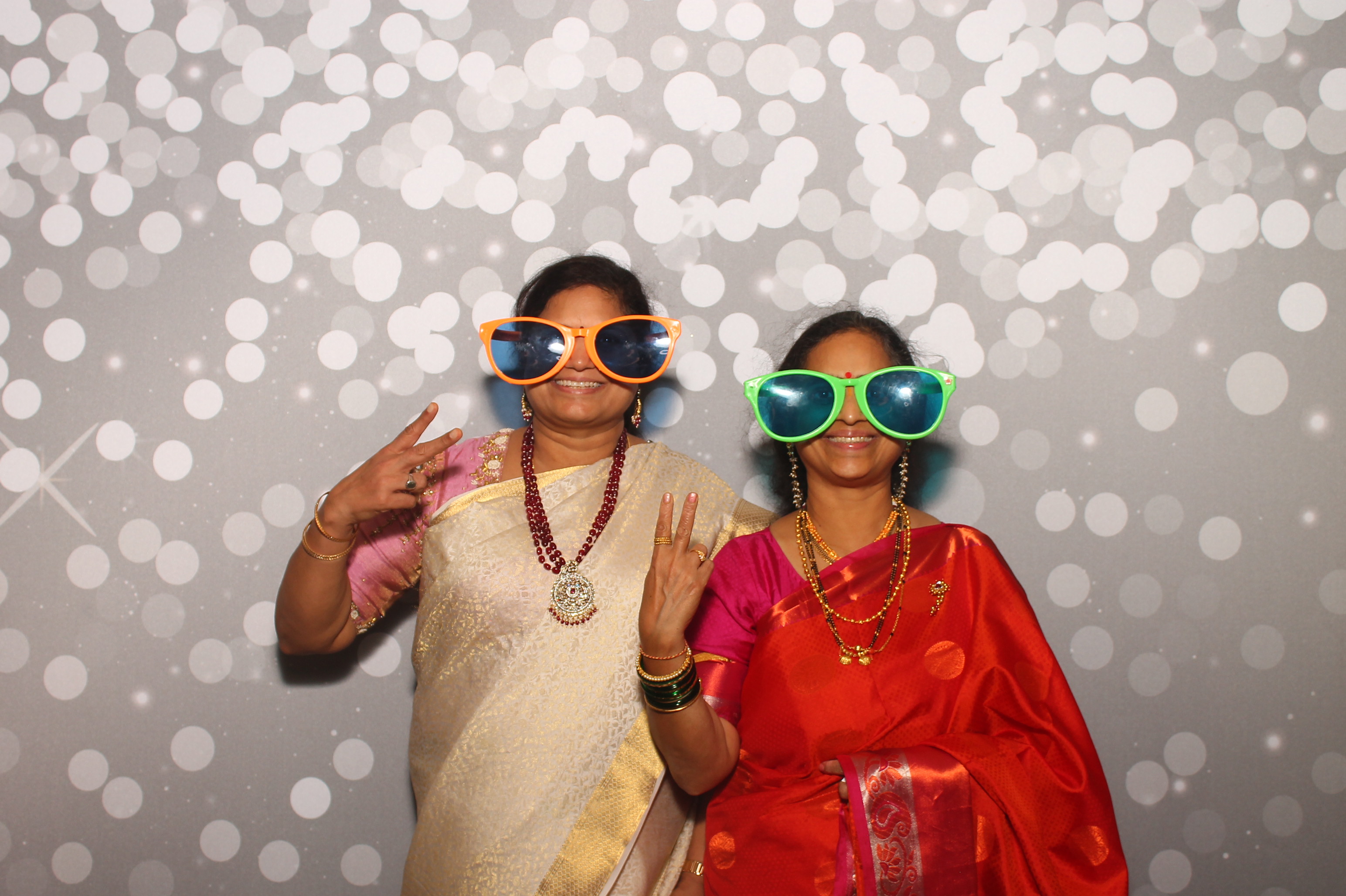 Mayuri & Raj | View more photos from the event at gallery.photoboothcincy.com/u/PhotoBoothCincy/Mayuri-Raj