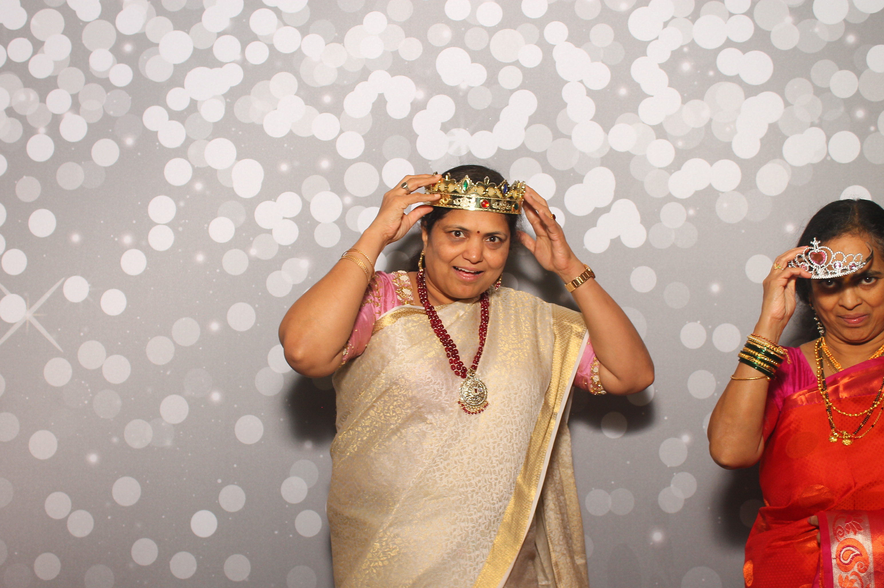 Mayuri & Raj | View more photos from the event at gallery.photoboothcincy.com/u/PhotoBoothCincy/Mayuri-Raj