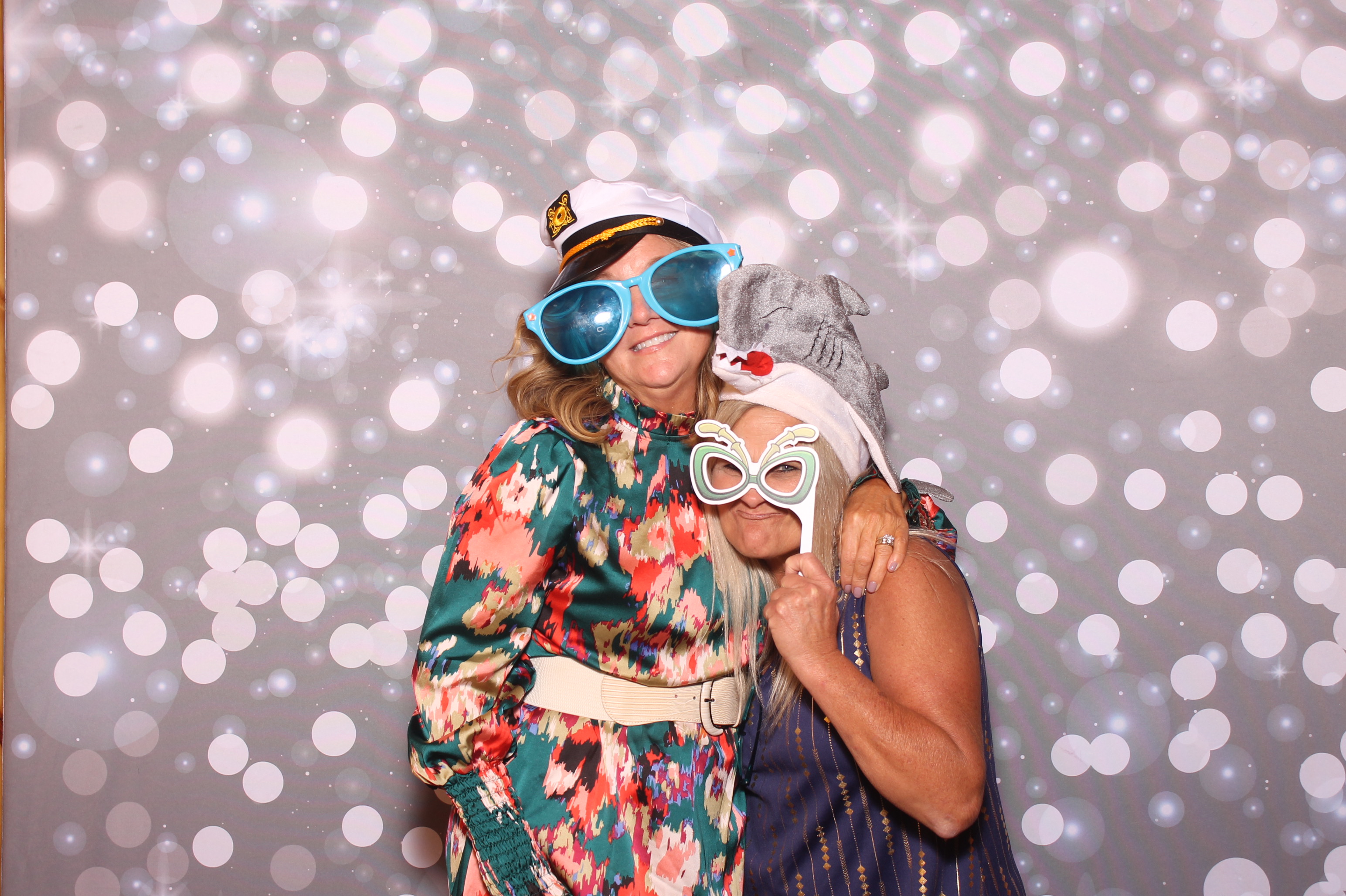 Michelle & Jared | View more photos from the event at gallery.photoboothcincy.com/u/PhotoBoothCincy/Michelle-Jared
