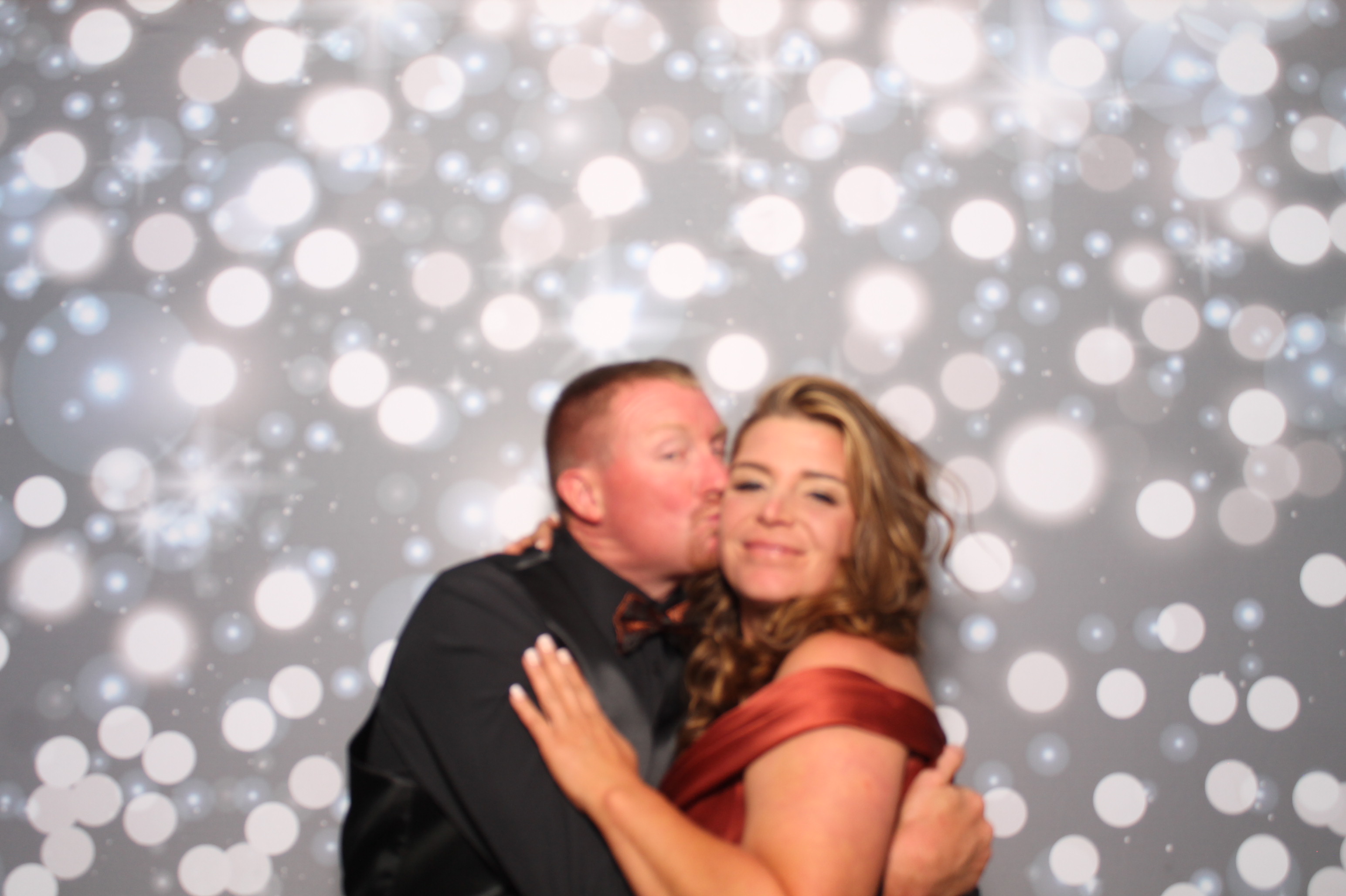 Mike & Jenny | View more photos from the event at gallery.photoboothcincy.com/u/PhotoBoothCincy/Mike-Jenny