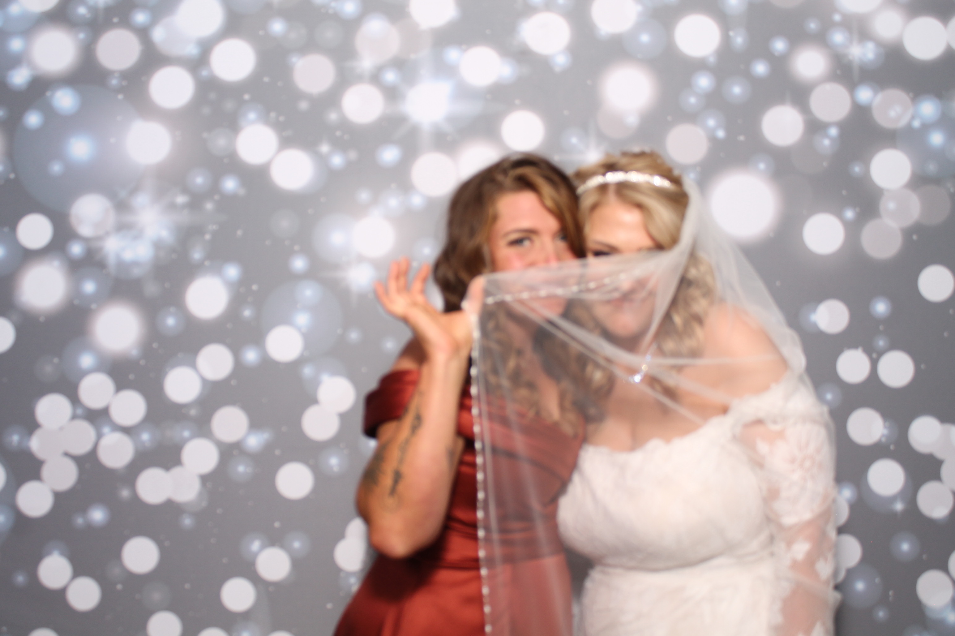 Mike & Jenny | View more photos from the event at gallery.photoboothcincy.com/u/PhotoBoothCincy/Mike-Jenny