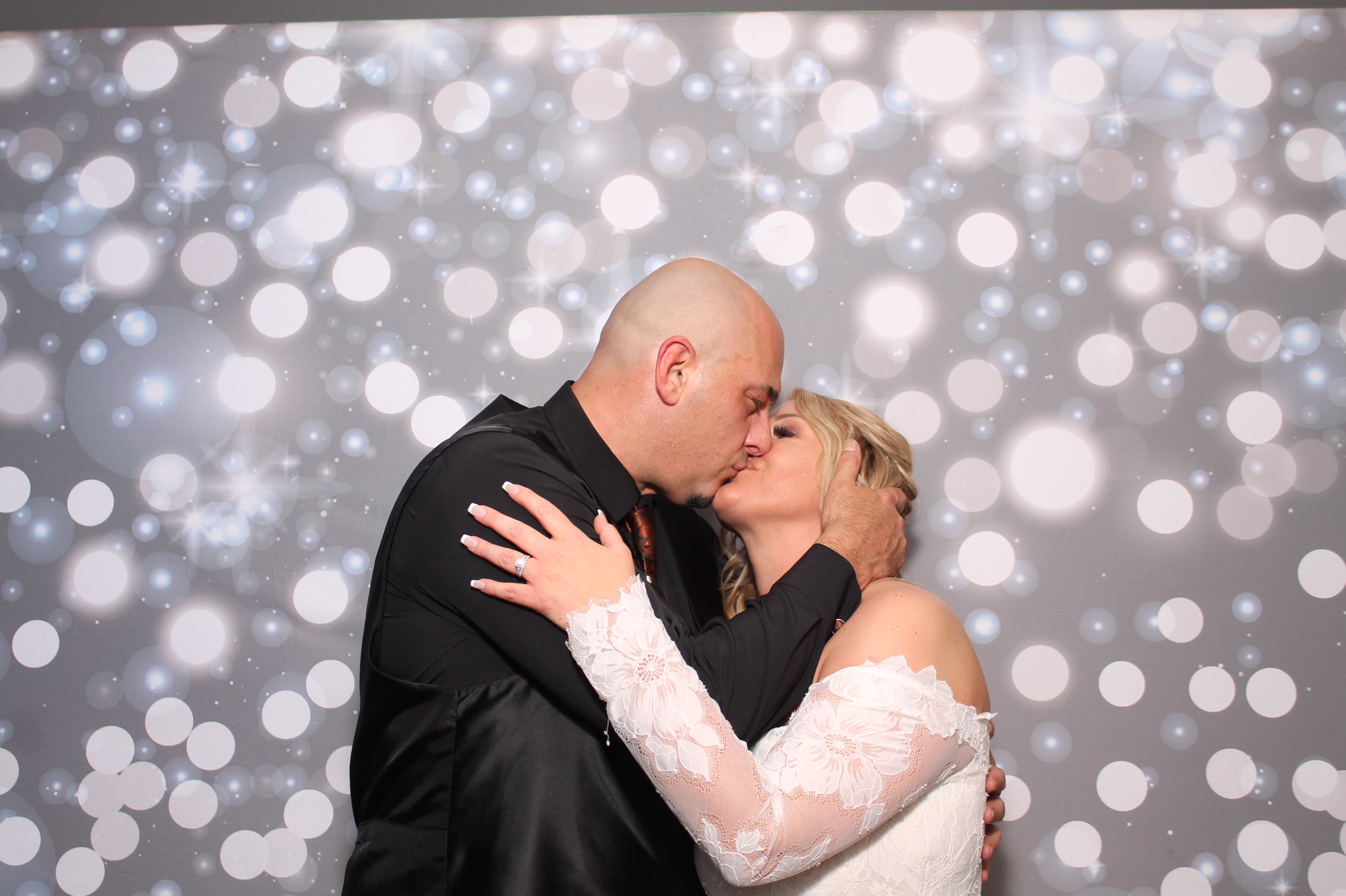 Mike & Jenny | View more photos from the event at gallery.photoboothcincy.com/u/PhotoBoothCincy/Mike-Jenny