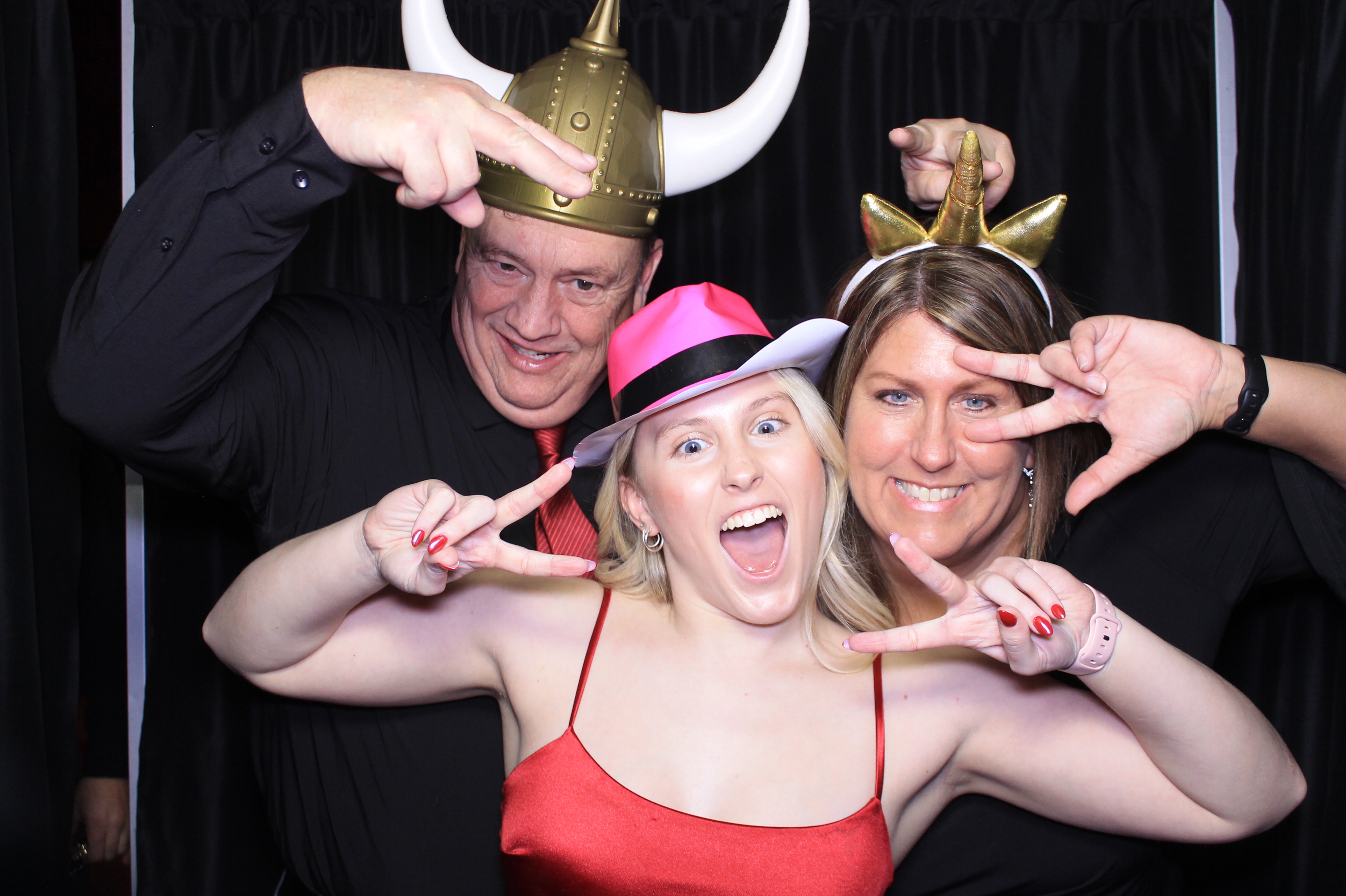 Molly & Eric's Wedding | View more photos from the event at gallery.photoboothcincy.com/u/PhotoBoothCincy/Molly-Erics-Wedding