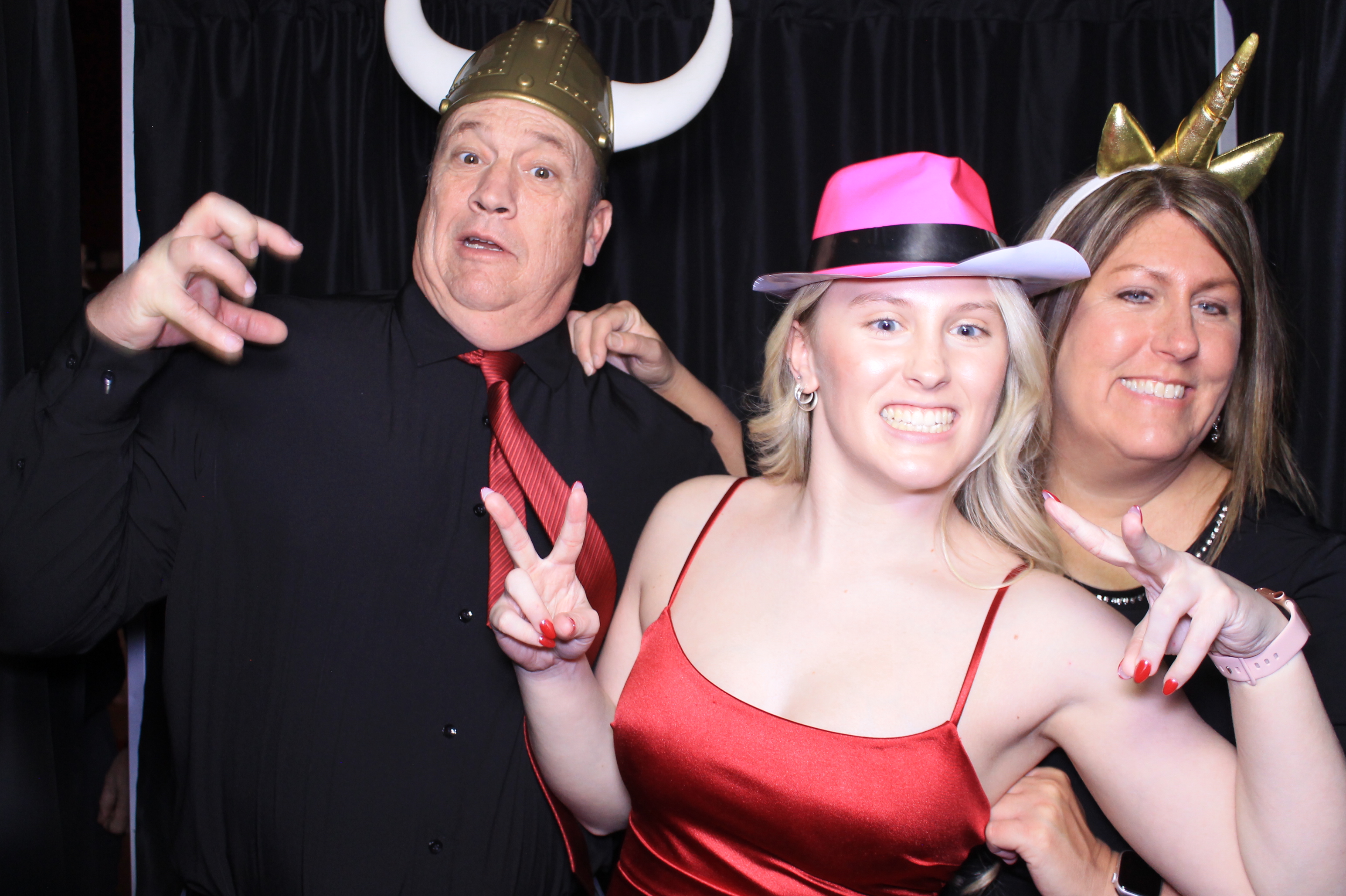 Molly & Eric's Wedding | View more photos from the event at gallery.photoboothcincy.com/u/PhotoBoothCincy/Molly-Erics-Wedding