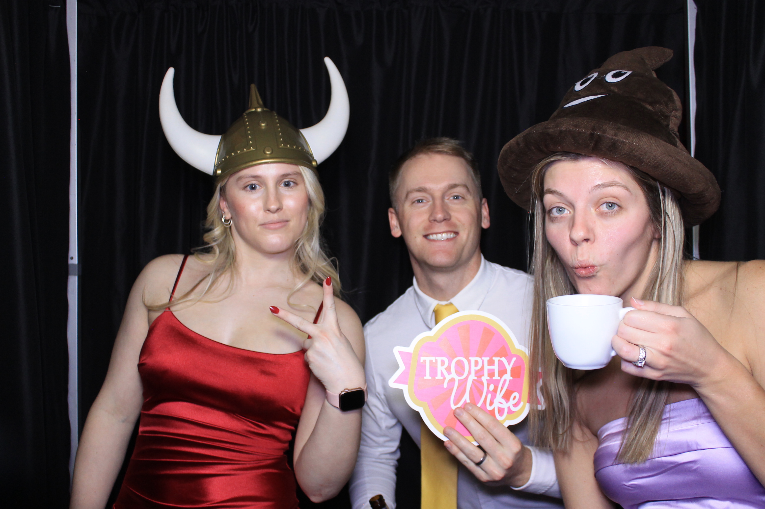 Molly & Eric's Wedding | View more photos from the event at gallery.photoboothcincy.com/u/PhotoBoothCincy/Molly-Erics-Wedding