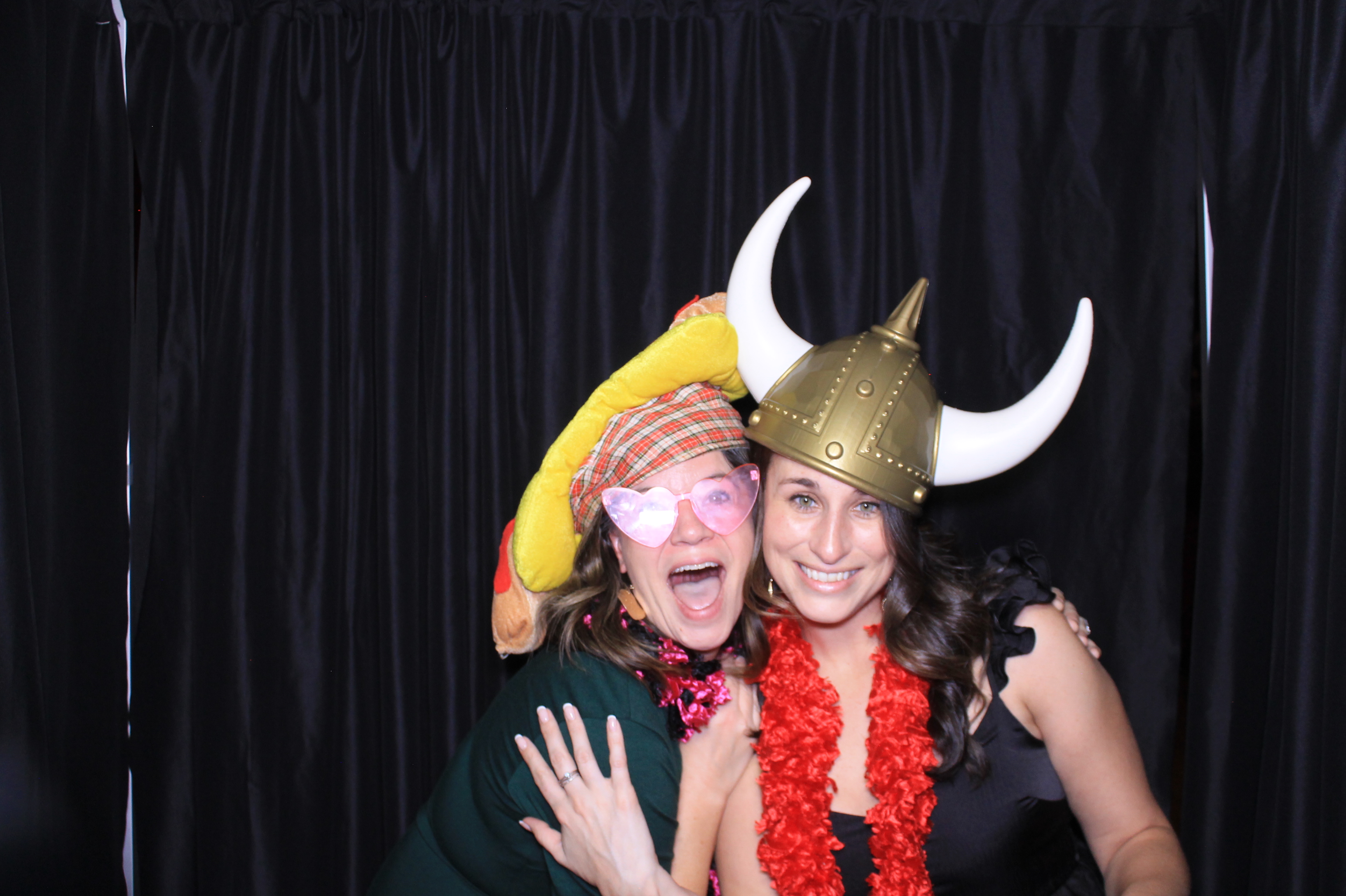 Molly & Eric's Wedding | View more photos from the event at gallery.photoboothcincy.com/u/PhotoBoothCincy/Molly-Erics-Wedding