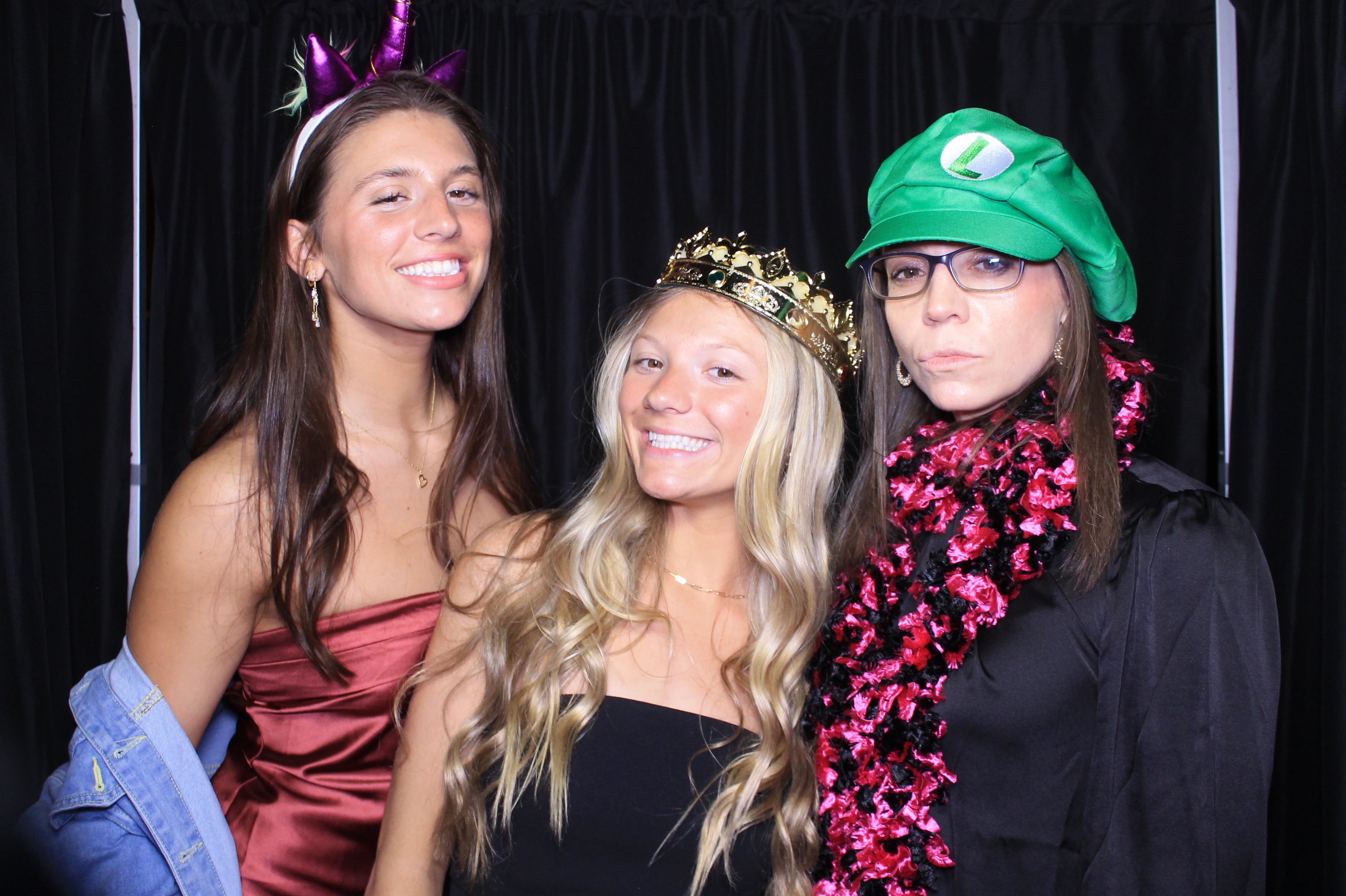Molly & Eric's Wedding | View more photos from the event at gallery.photoboothcincy.com/u/PhotoBoothCincy/Molly-Erics-Wedding